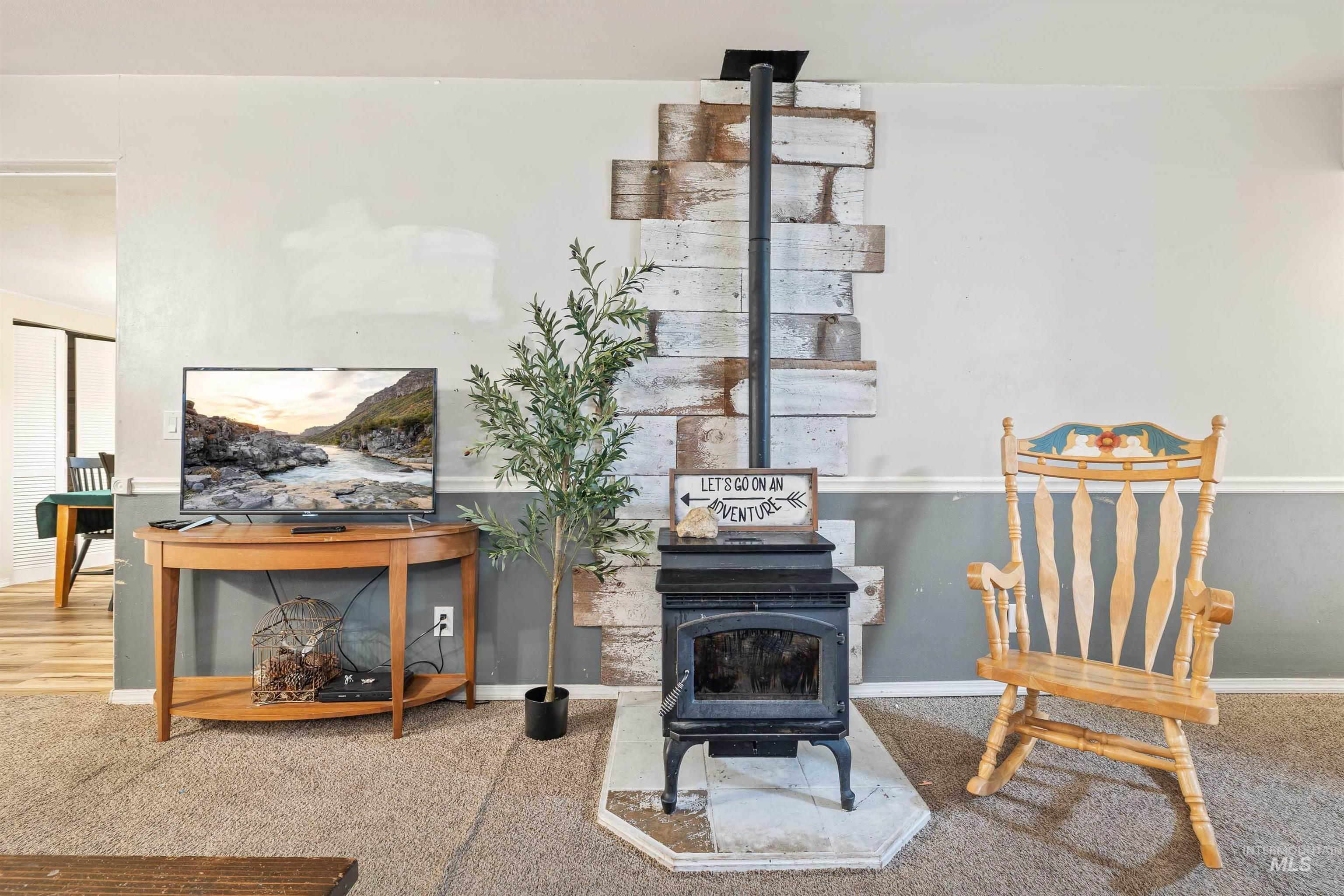 715 Center St E, Kimberly, Idaho 83341, 3 Bedrooms, 2 Bathrooms, Residential For Sale, Price $139,990, 98997984