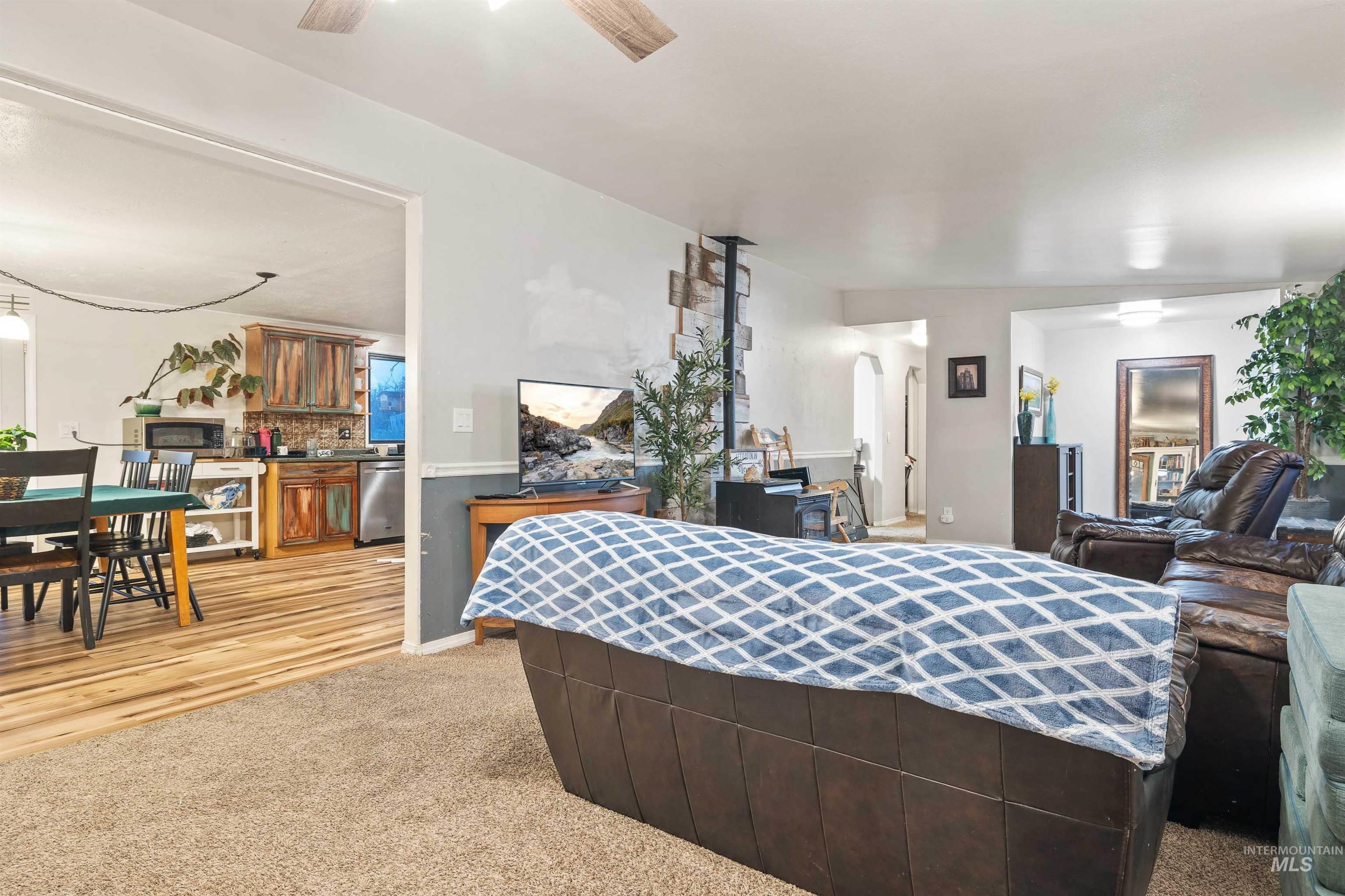 715 Center St E, Kimberly, Idaho 83341, 3 Bedrooms, 2 Bathrooms, Residential For Sale, Price $139,990, 98997984