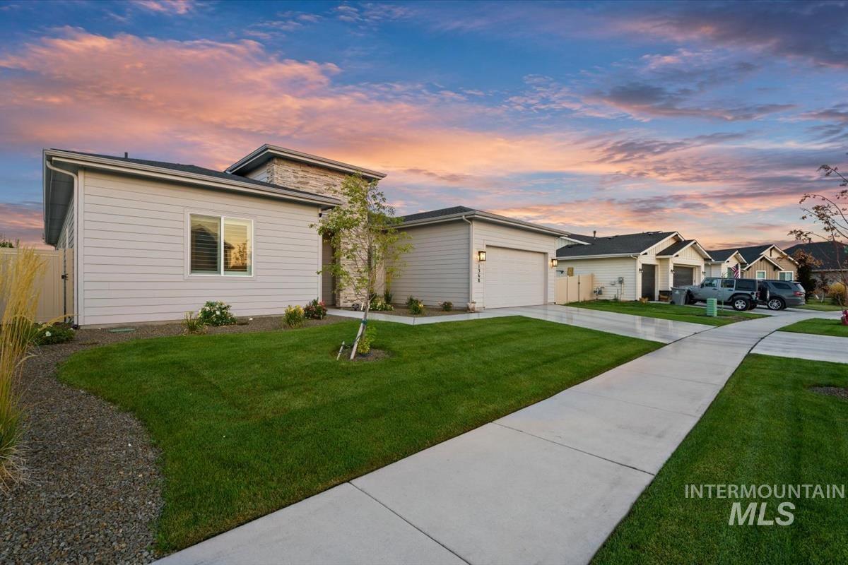 1368 N Leatherwood Ave, Star, Idaho 83669, 4 Bedrooms, 3 Bathrooms, Residential For Sale, Price $679,900, 98997985