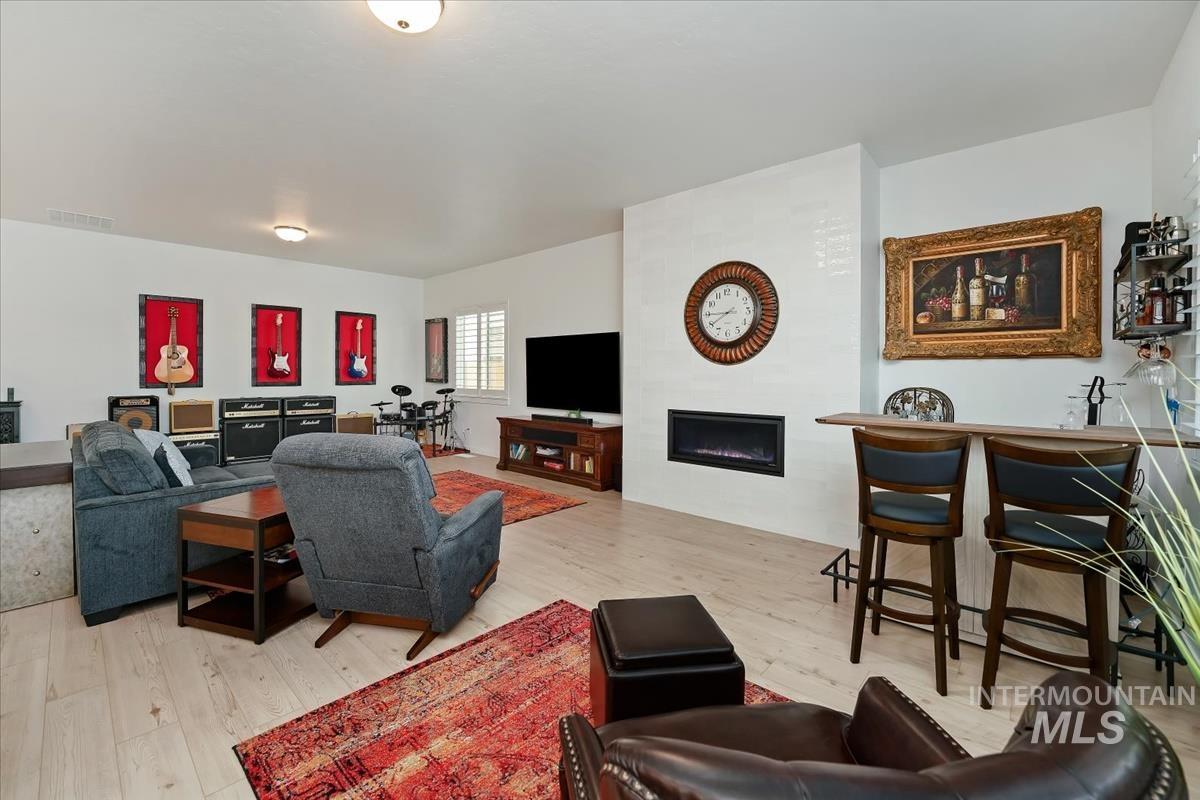 1368 N Leatherwood Ave, Star, Idaho 83669, 4 Bedrooms, 3 Bathrooms, Residential For Sale, Price $679,900, 98997985