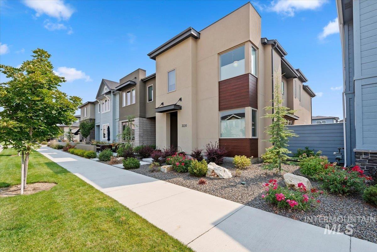 3220 S Shadywood Way, Boise, Idaho 83716, 3 Bedrooms, 2.5 Bathrooms, Residential For Sale, Price $709,500,MLS 98997986