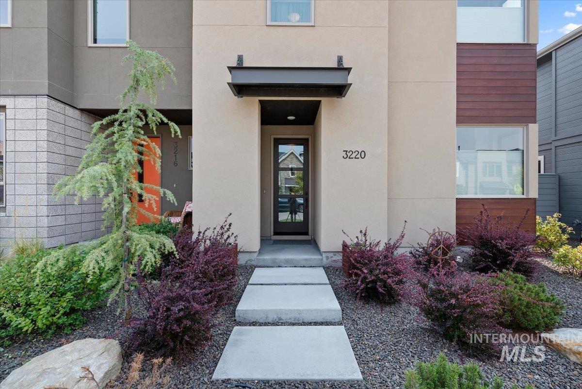 3220 S Shadywood Way, Boise, Idaho 83716, 3 Bedrooms, 2.5 Bathrooms, Residential For Sale, Price $709,500,MLS 98997986