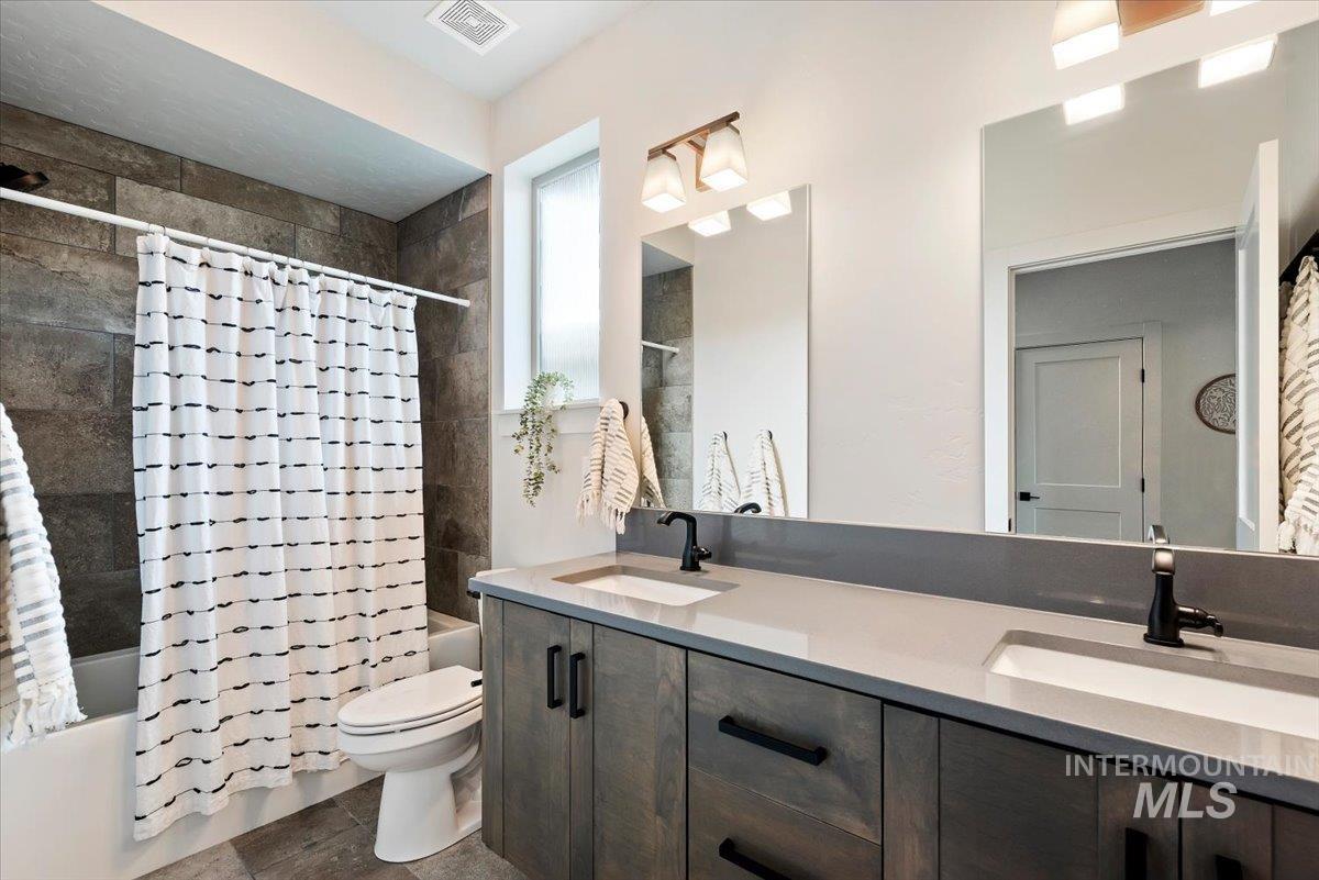3220 S Shadywood Way, Boise, Idaho 83716, 3 Bedrooms, 2.5 Bathrooms, Residential For Sale, Price $709,500,MLS 98997986