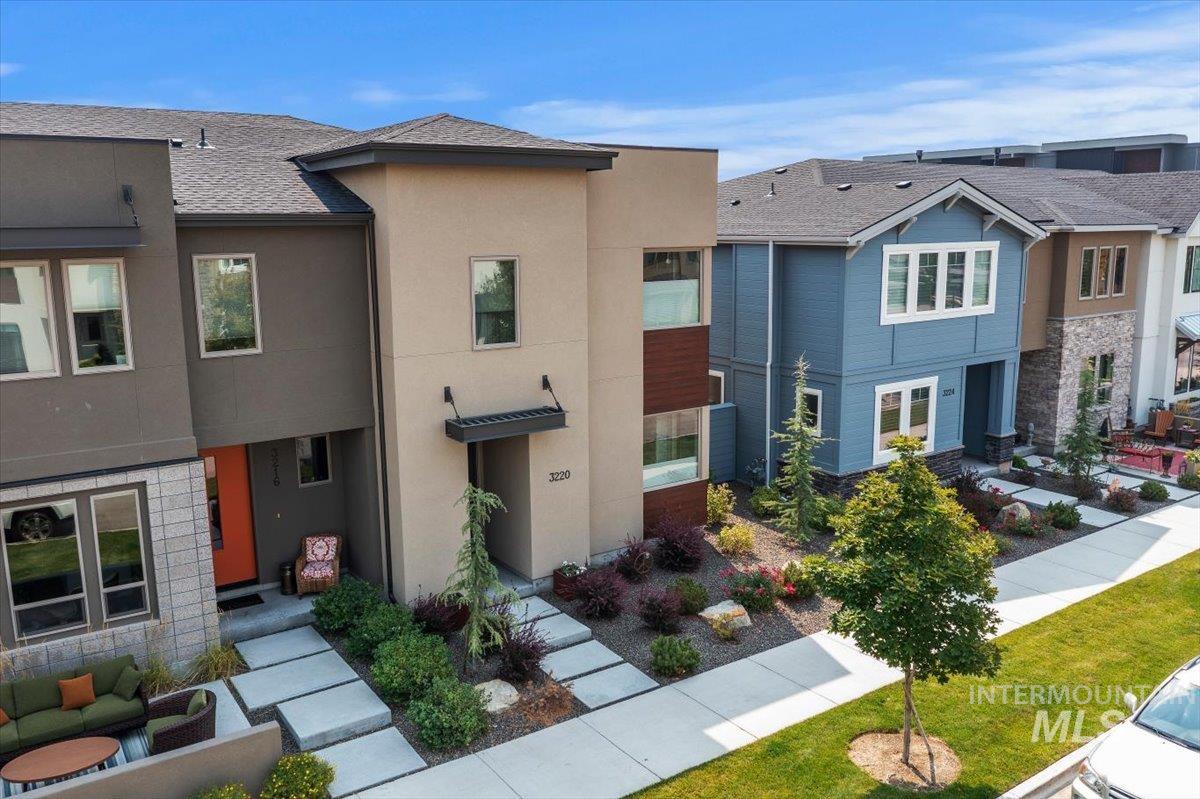3220 S Shadywood Way, Boise, Idaho 83716, 3 Bedrooms, 2.5 Bathrooms, Residential For Sale, Price $709,500,MLS 98997986