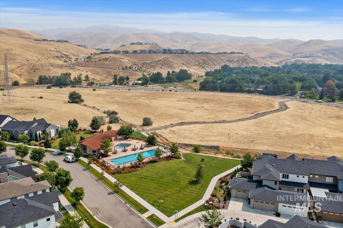 3220 S Shadywood Way, Boise, Idaho 83716, 3 Bedrooms, 2.5 Bathrooms, Residential For Sale, Price $709,500,MLS 98997986