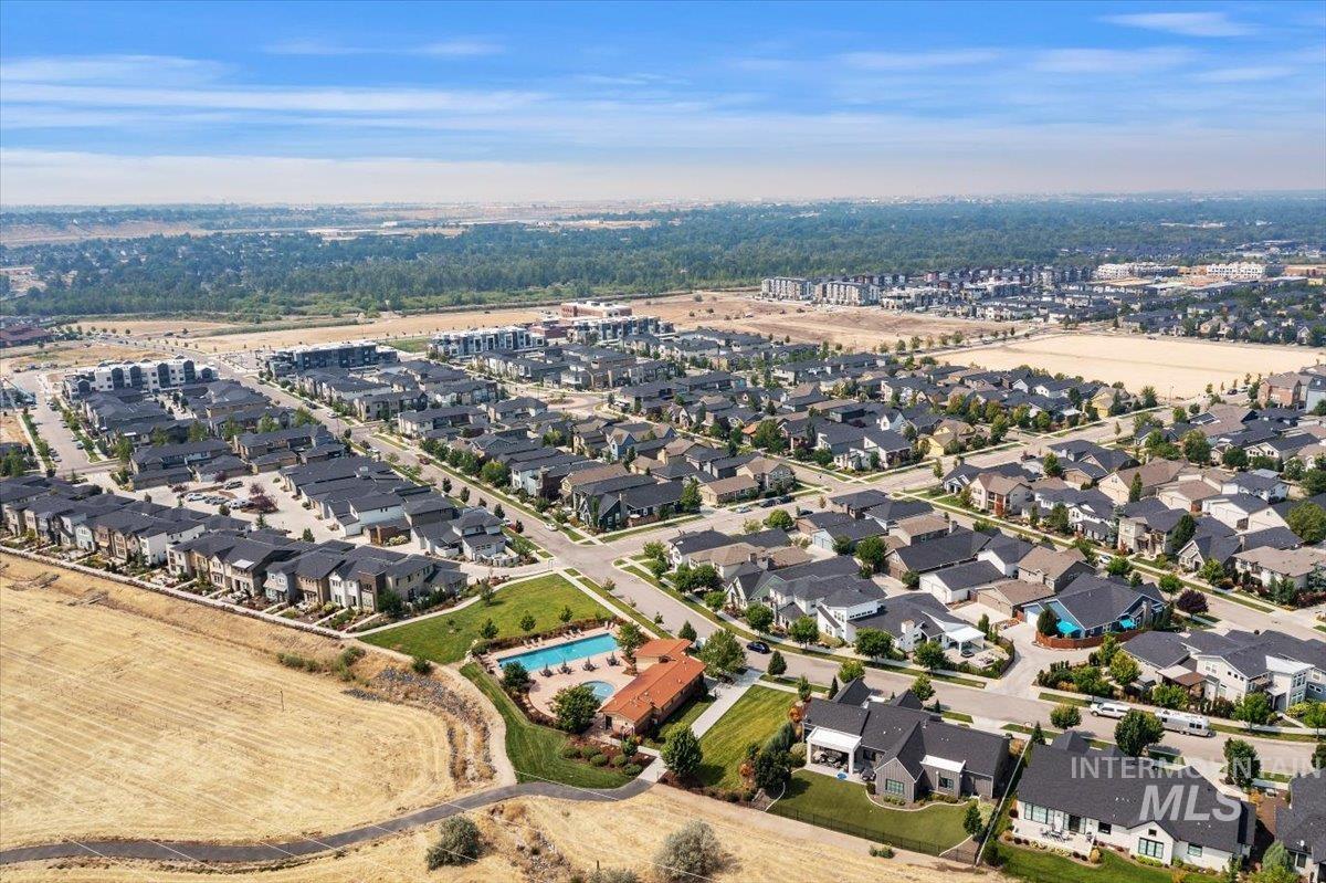 3220 S Shadywood Way, Boise, Idaho 83716, 3 Bedrooms, 2.5 Bathrooms, Residential For Sale, Price $709,500,MLS 98997986