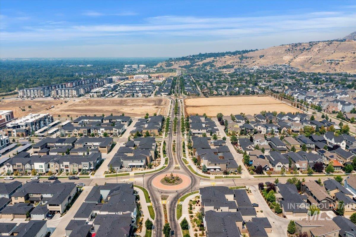 3220 S Shadywood Way, Boise, Idaho 83716, 3 Bedrooms, 2.5 Bathrooms, Residential For Sale, Price $709,500,MLS 98997986