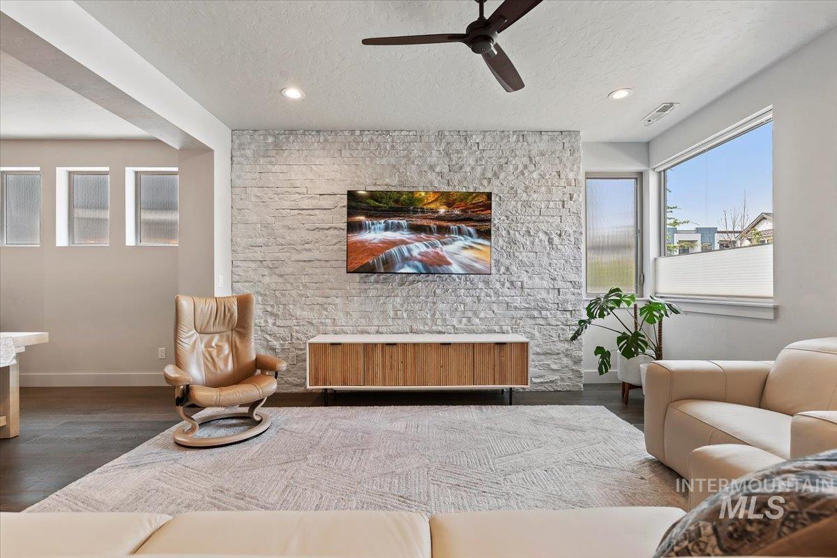 3220 S Shadywood Way, Boise, Idaho 83716, 3 Bedrooms, 2.5 Bathrooms, Residential For Sale, Price $709,500,MLS 98997986