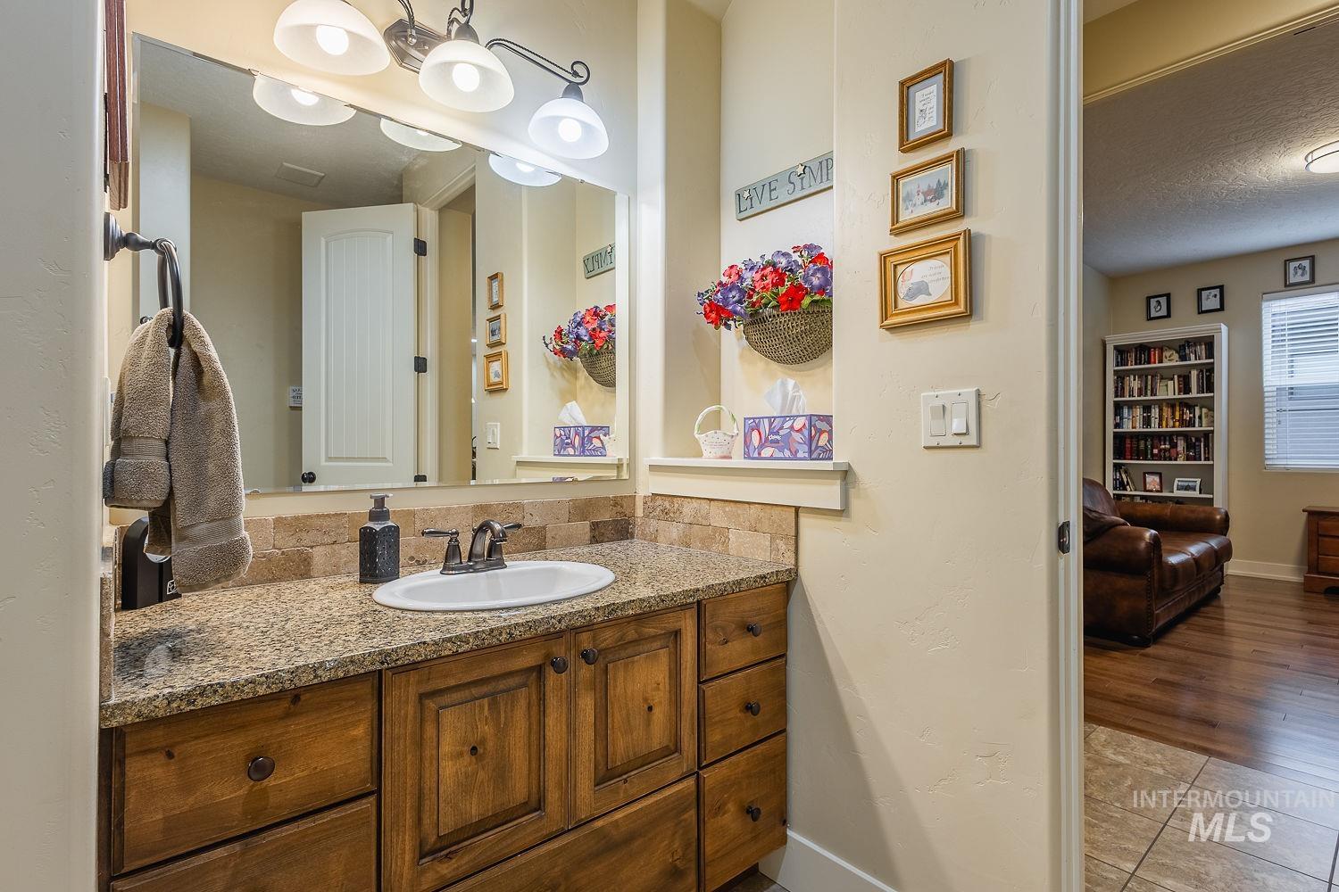 178 E E. Rio Colinas Dr., Meridian, Idaho 83646, 4 Bedrooms, 2 Bathrooms, Residential For Sale, Price $619,900,MLS 98997987