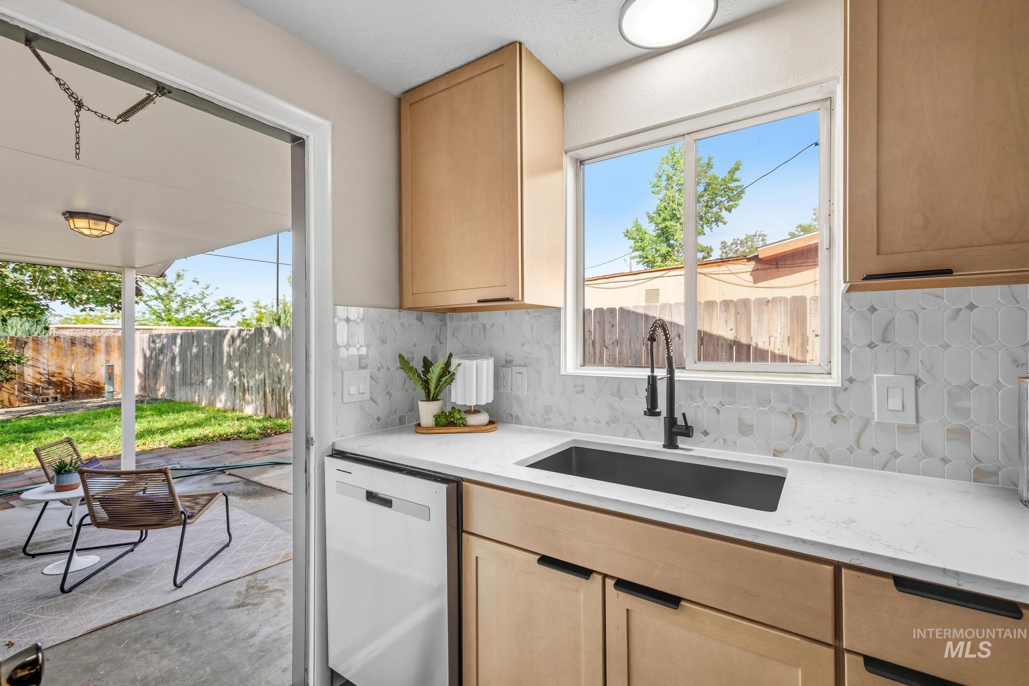 7504 W Colehaven Ave, Boise, Idaho 83704, 3 Bedrooms, 1.5 Bathrooms, Residential For Sale, Price $399,900,MLS 98997988