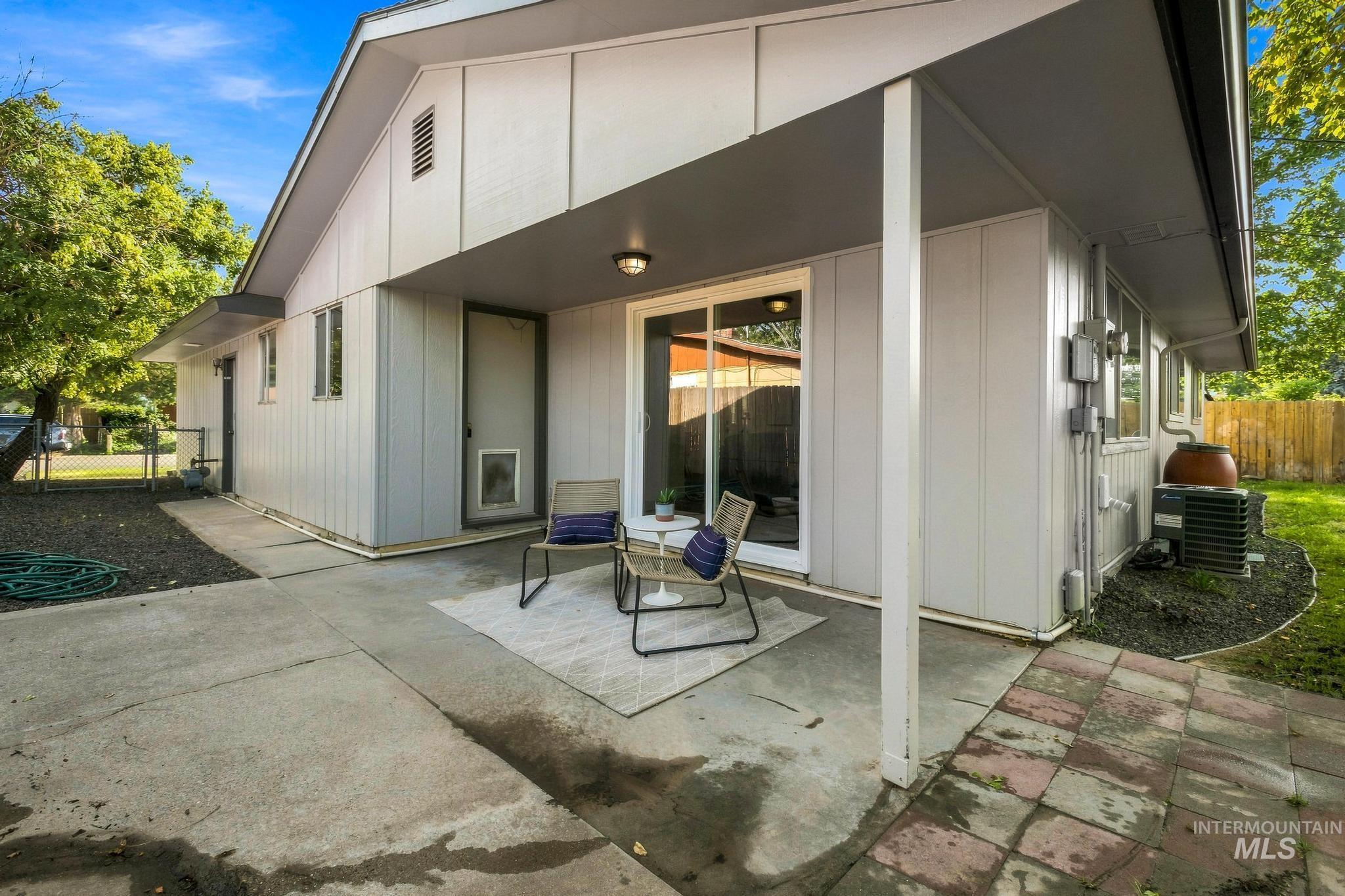 7504 W Colehaven Ave, Boise, Idaho 83704, 3 Bedrooms, 1.5 Bathrooms, Residential For Sale, Price $399,900,MLS 98997988
