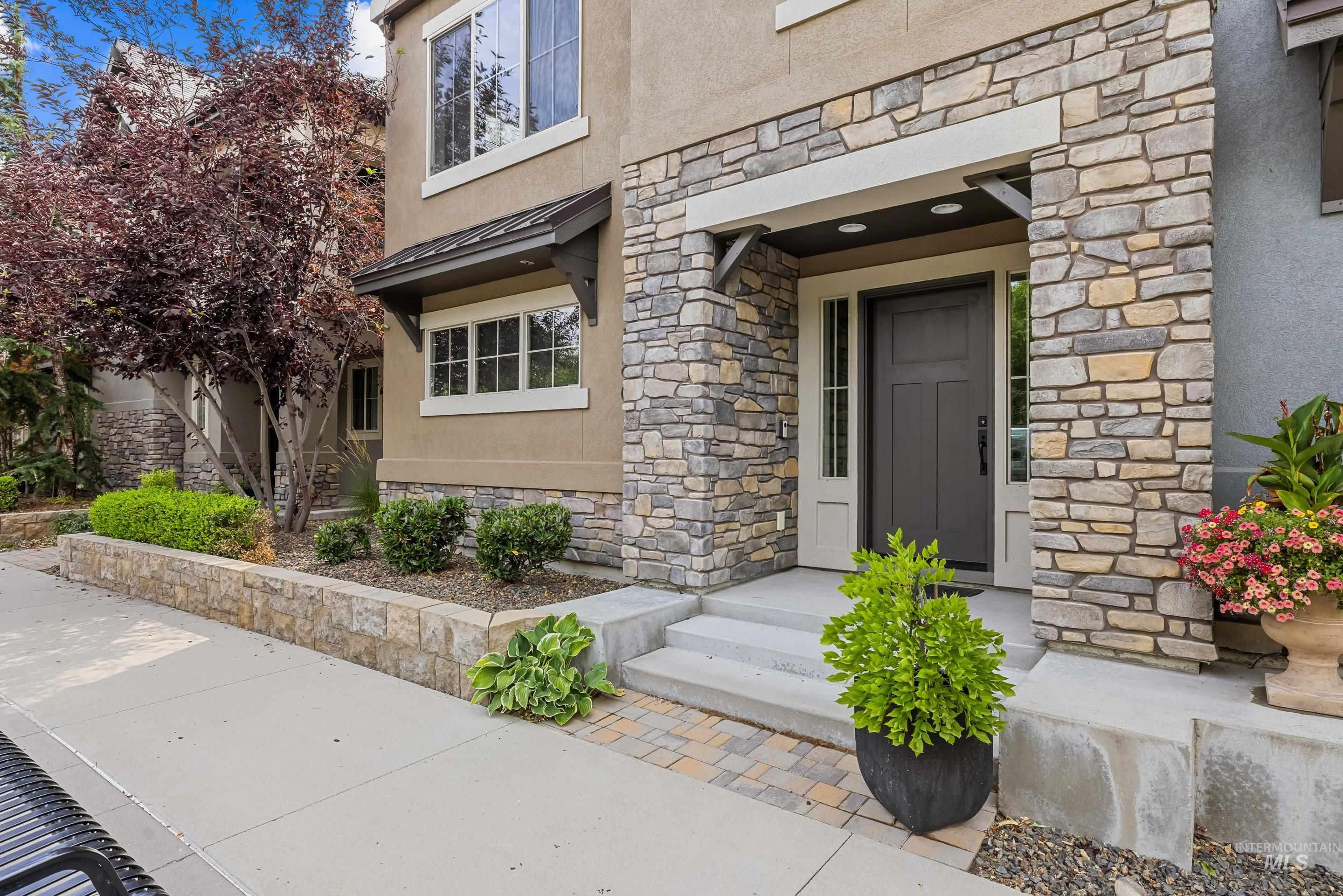 3290 E Thoroughbred Ln, Boise, Idaho 83716, 3 Bedrooms, 2.5 Bathrooms, Residential For Sale, Price $599,900,MLS 98997989