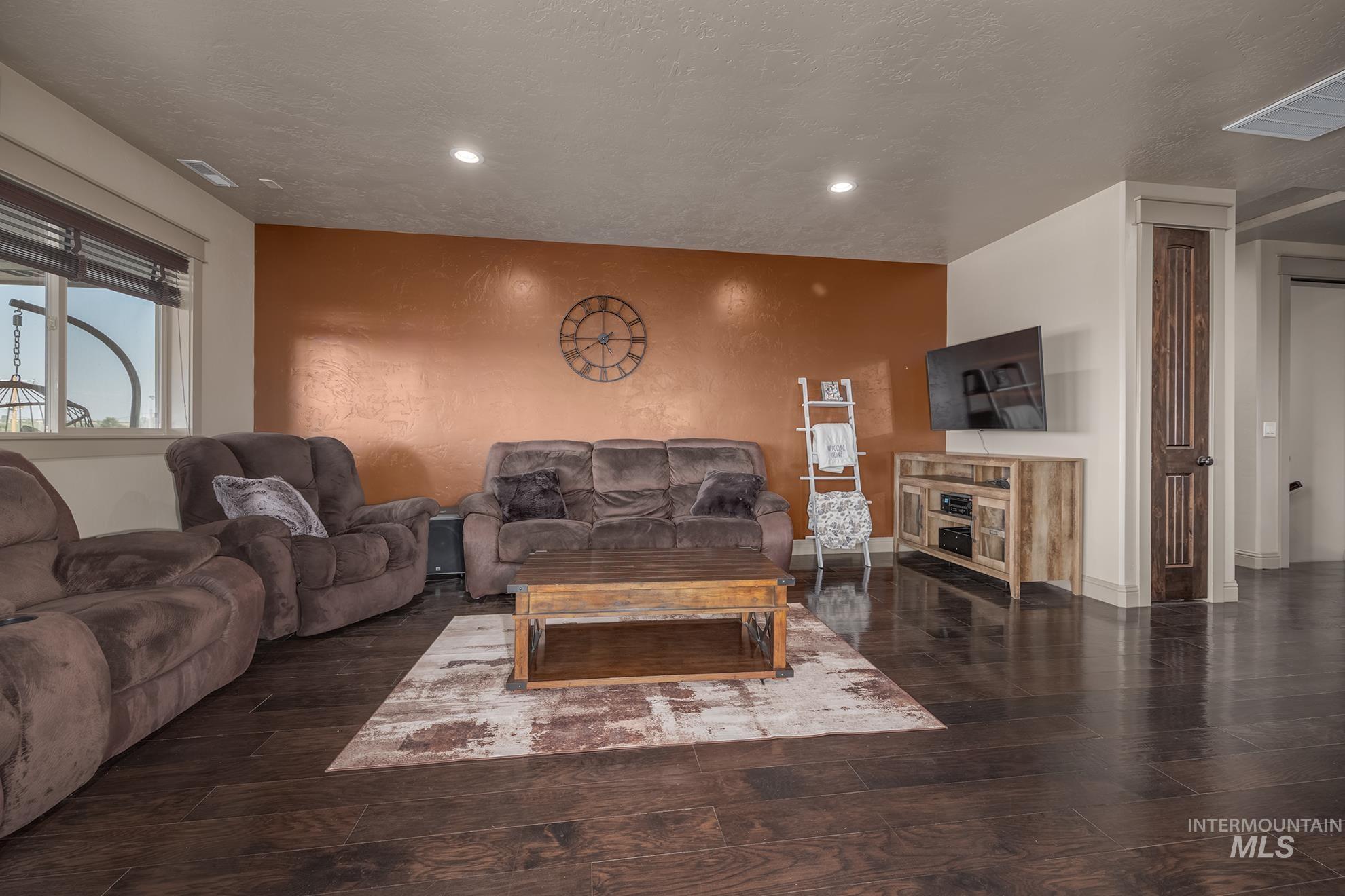 1085 Glenway Avenue, Fruitland, Idaho 83619, 4 Bedrooms, 4 Bathrooms, Residential For Sale, Price $1,250,000, 98997990