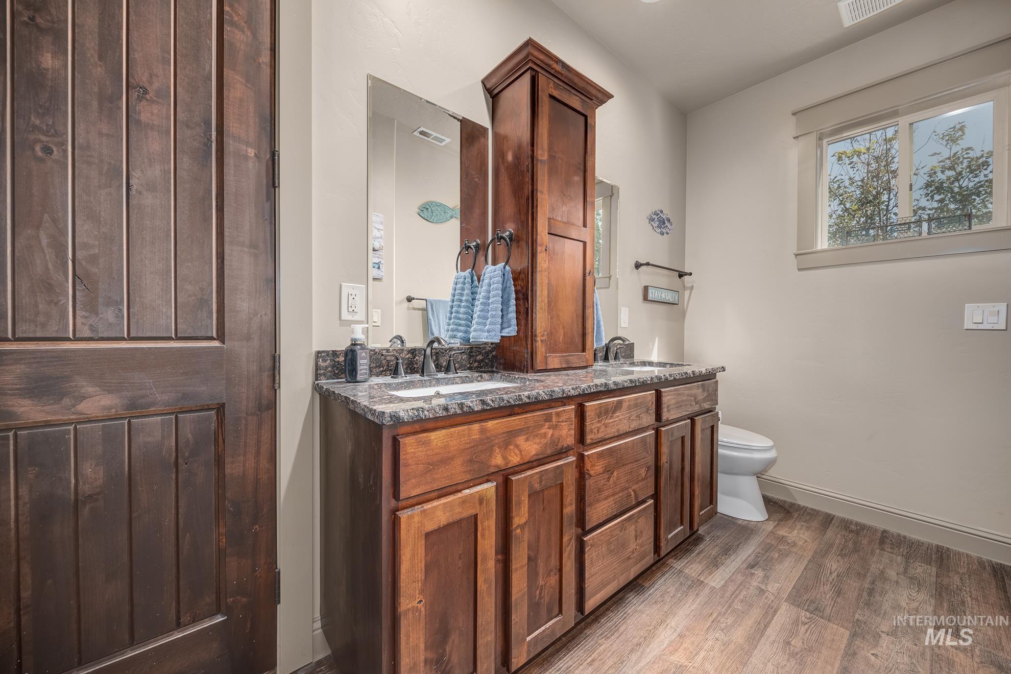 1085 Glenway Avenue, Fruitland, Idaho 83619, 4 Bedrooms, 4 Bathrooms, Residential For Sale, Price $1,250,000, 98997990