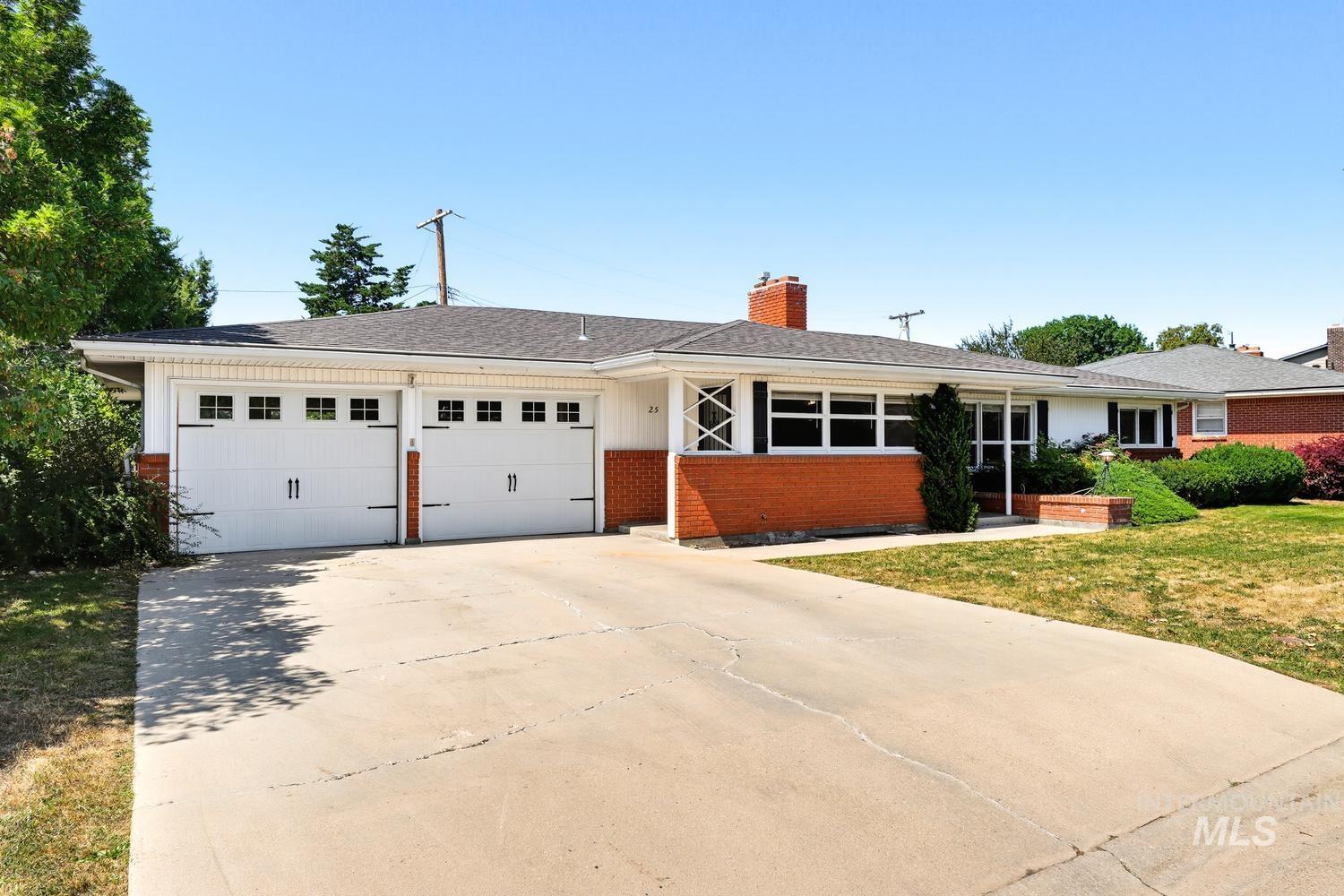 25 S Mesa Vista Dr, Boise, Idaho 83705, 3 Bedrooms, 3 Bathrooms, Residential For Sale, Price $590,000,MLS 98997992
