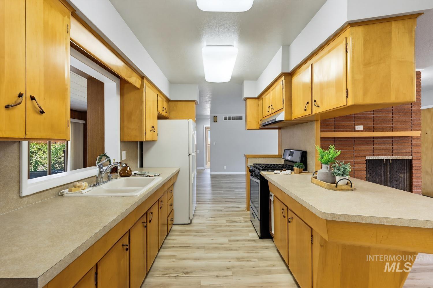 25 S Mesa Vista Dr, Boise, Idaho 83705, 3 Bedrooms, 3 Bathrooms, Residential For Sale, Price $590,000,MLS 98997992
