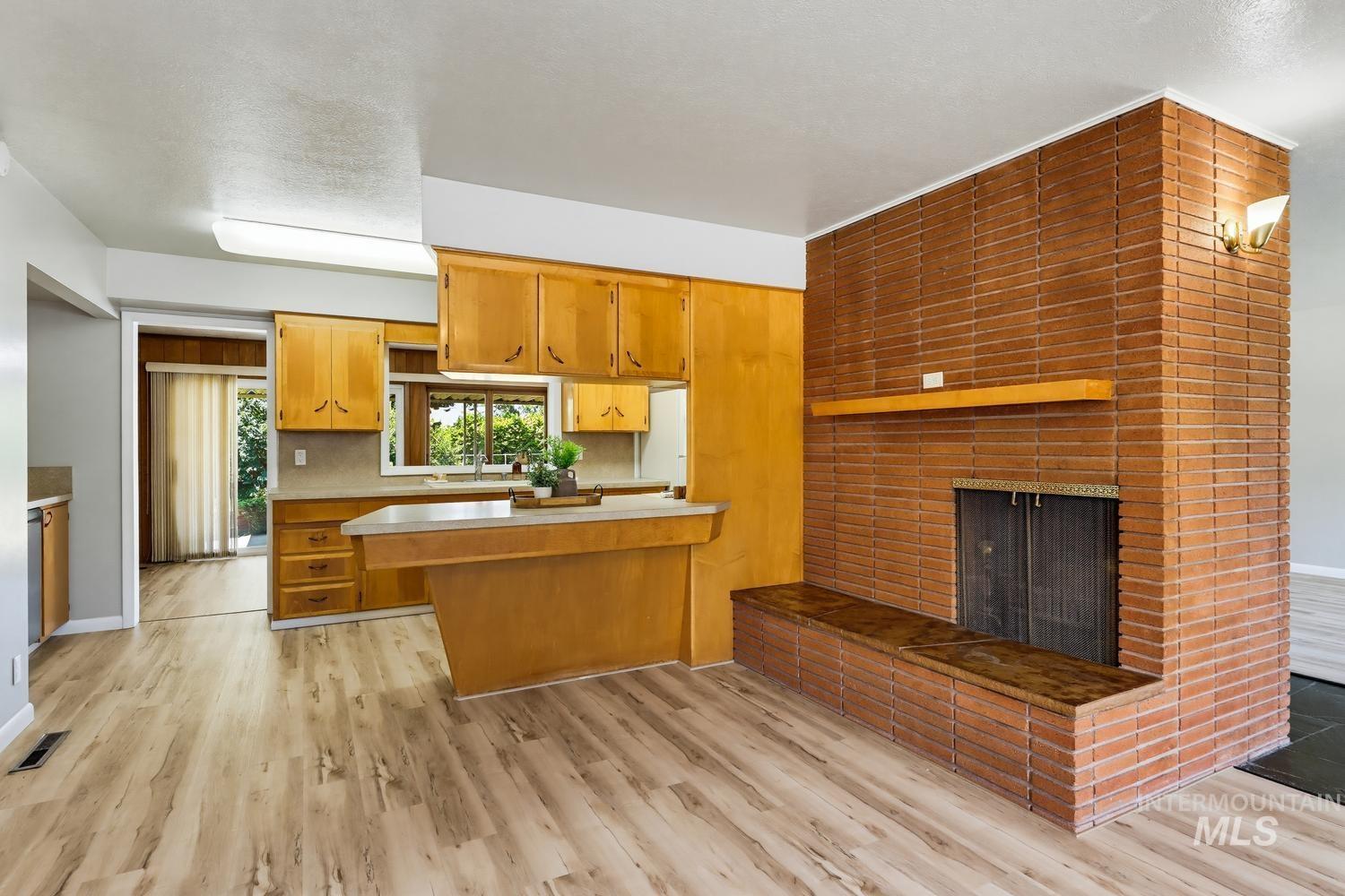 25 S Mesa Vista Dr, Boise, Idaho 83705, 3 Bedrooms, 3 Bathrooms, Residential For Sale, Price $590,000,MLS 98997992