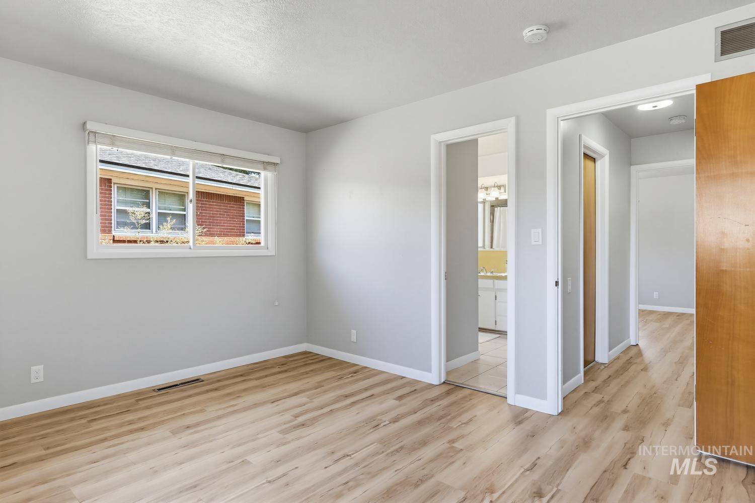 25 S Mesa Vista Dr, Boise, Idaho 83705, 3 Bedrooms, 3 Bathrooms, Residential For Sale, Price $590,000,MLS 98997992