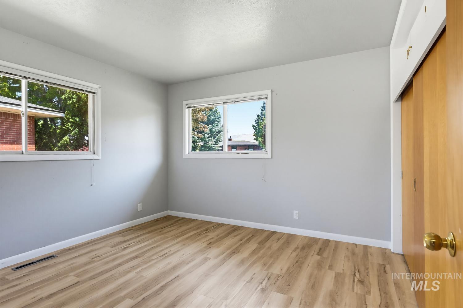 25 S Mesa Vista Dr, Boise, Idaho 83705, 3 Bedrooms, 3 Bathrooms, Residential For Sale, Price $590,000,MLS 98997992