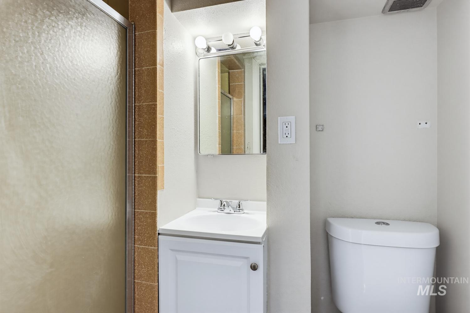 25 S Mesa Vista Dr, Boise, Idaho 83705, 3 Bedrooms, 3 Bathrooms, Residential For Sale, Price $590,000,MLS 98997992