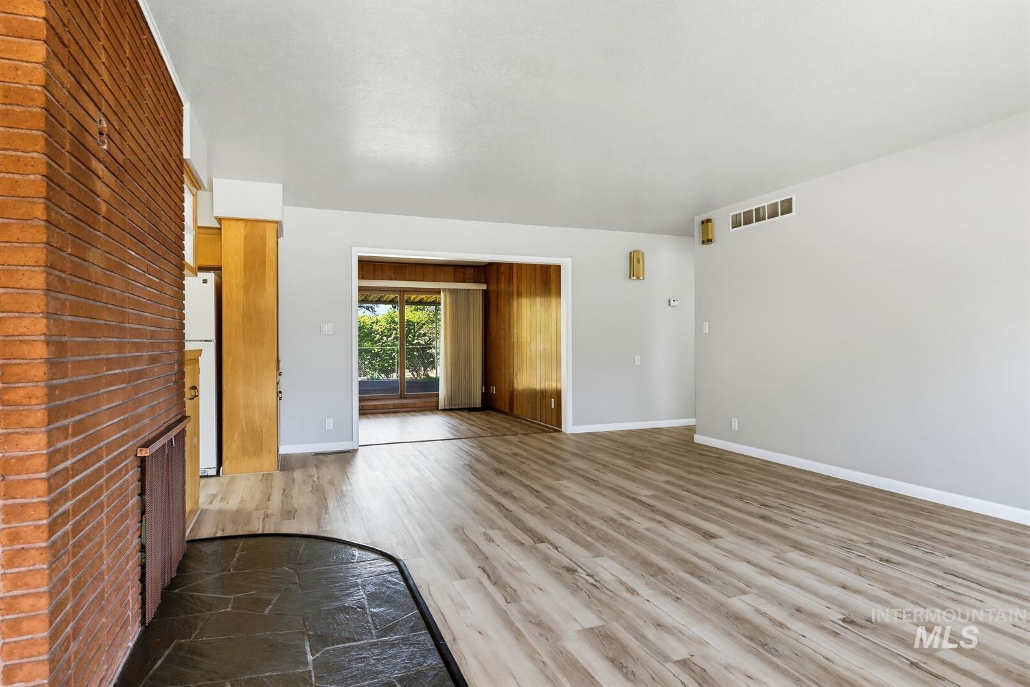 25 S Mesa Vista Dr, Boise, Idaho 83705, 3 Bedrooms, 3 Bathrooms, Residential For Sale, Price $590,000,MLS 98997992