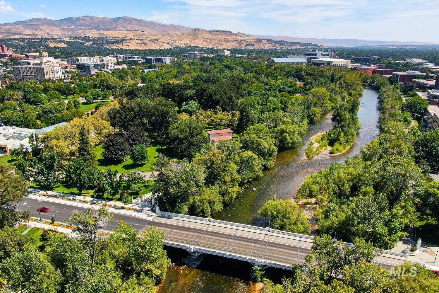 25 S Mesa Vista Dr, Boise, Idaho 83705, 3 Bedrooms, 3 Bathrooms, Residential For Sale, Price $590,000,MLS 98997992