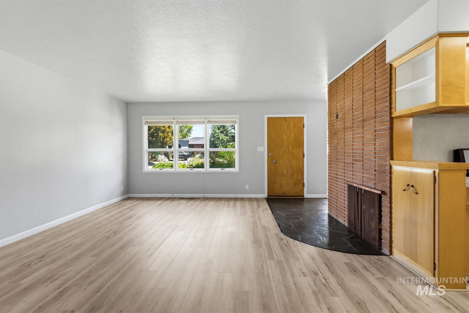 25 S Mesa Vista Dr, Boise, Idaho 83705, 3 Bedrooms, 3 Bathrooms, Residential For Sale, Price $590,000,MLS 98997992