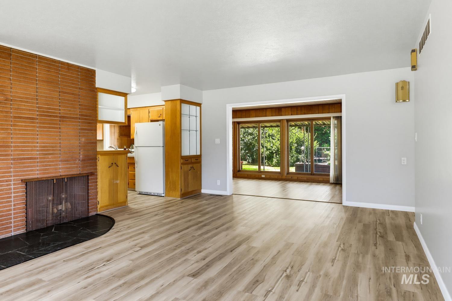 25 S Mesa Vista Dr, Boise, Idaho 83705, 3 Bedrooms, 3 Bathrooms, Residential For Sale, Price $590,000,MLS 98997992