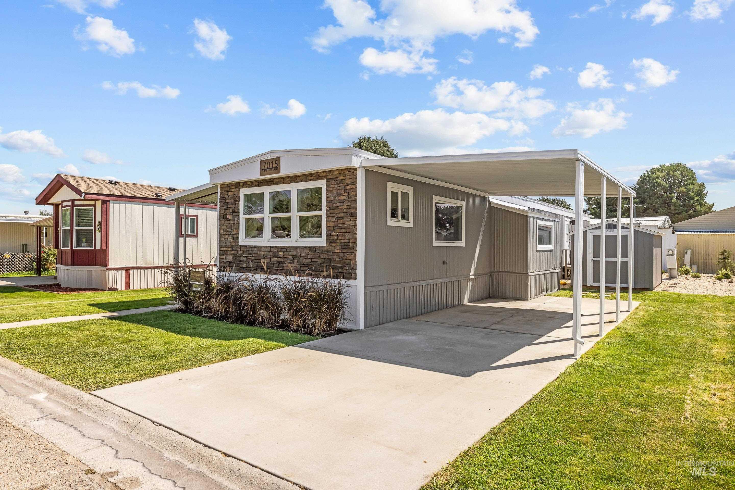 7015 W Royal Glen Ln, Boise, Idaho 83714, 2 Bedrooms, 1.5 Bathrooms, Residential For Sale, Price $118,900, 98997994