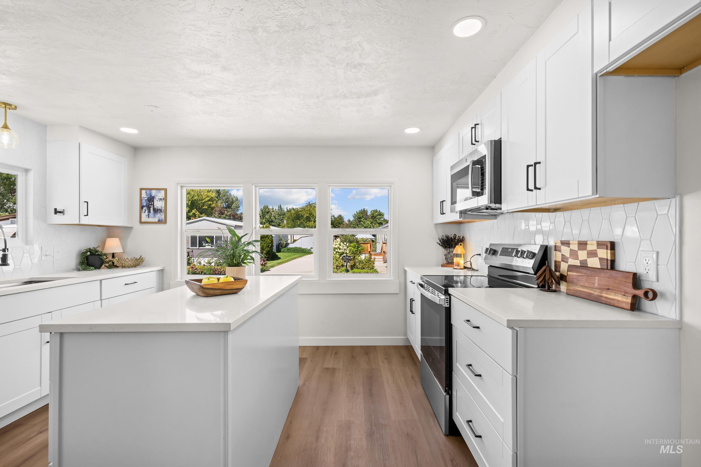 7015 W Royal Glen Ln, Boise, Idaho 83714, 2 Bedrooms, 1.5 Bathrooms, Residential For Sale, Price $118,900, 98997994