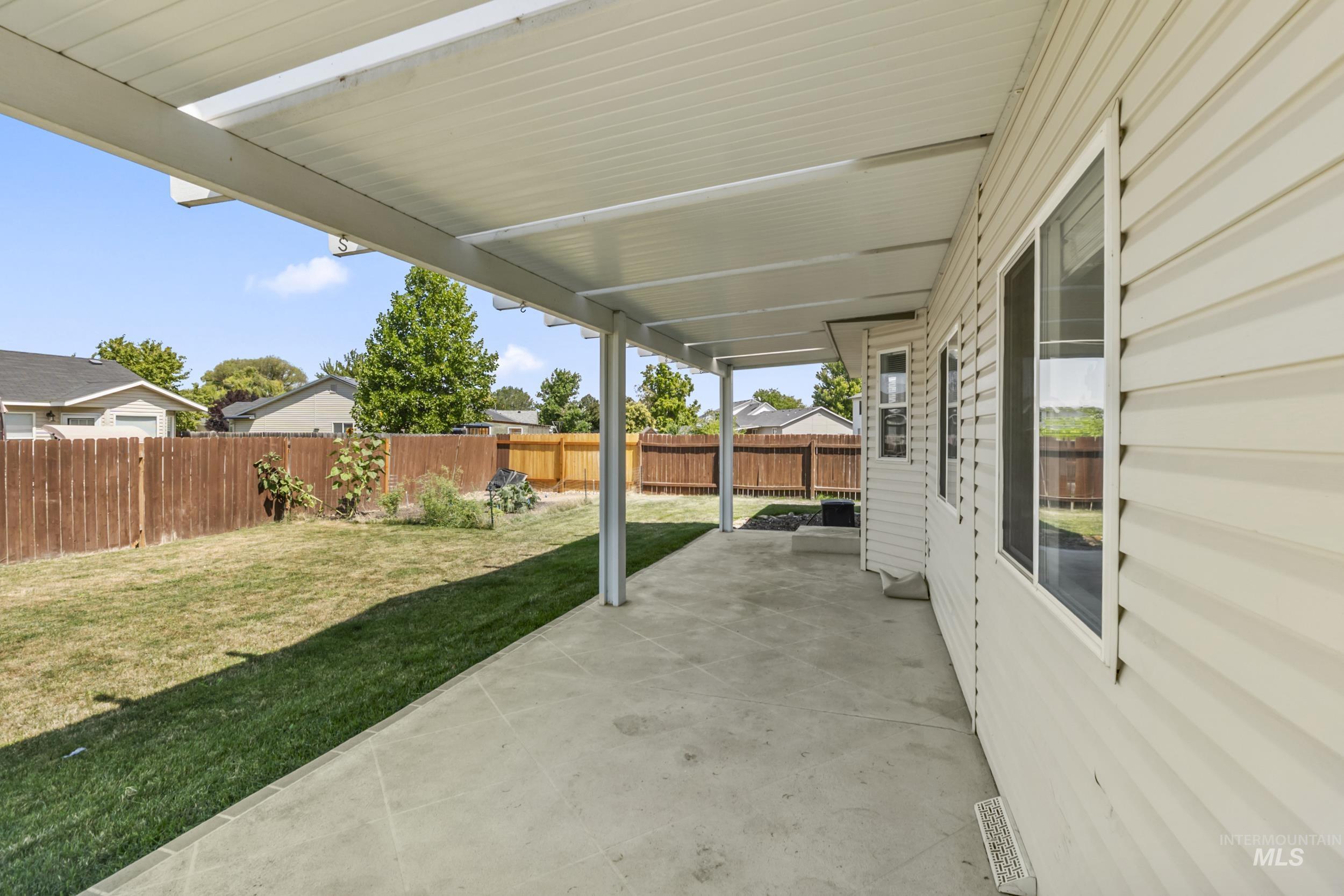 214 E Screech Owl Dr., Kuna, Idaho 83634, 4 Bedrooms, 3 Bathrooms, Residential For Sale, Price $439,900,MLS 98997996