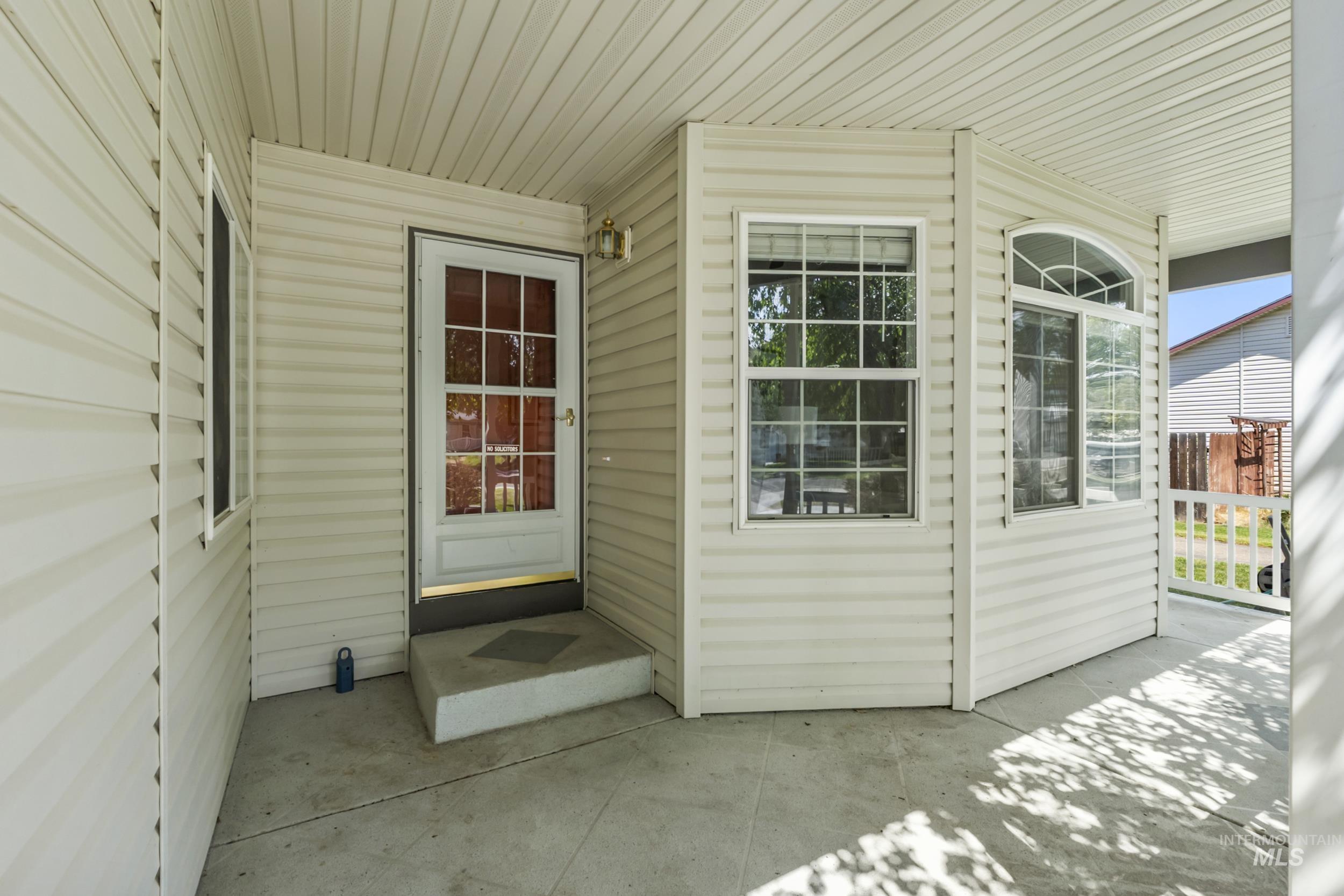214 E Screech Owl Dr., Kuna, Idaho 83634, 4 Bedrooms, 3 Bathrooms, Residential For Sale, Price $439,900,MLS 98997996