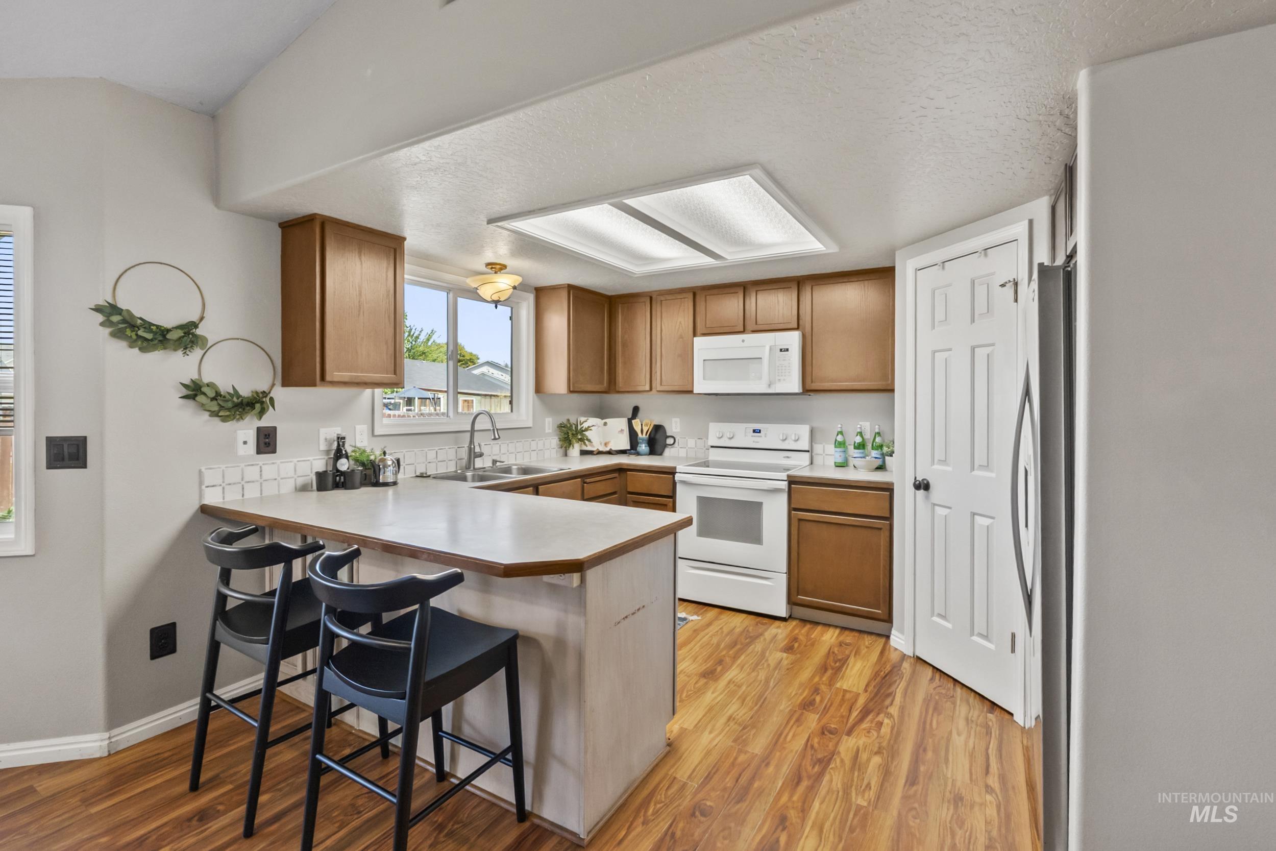 214 E Screech Owl Dr., Kuna, Idaho 83634, 4 Bedrooms, 3 Bathrooms, Residential For Sale, Price $439,900,MLS 98997996