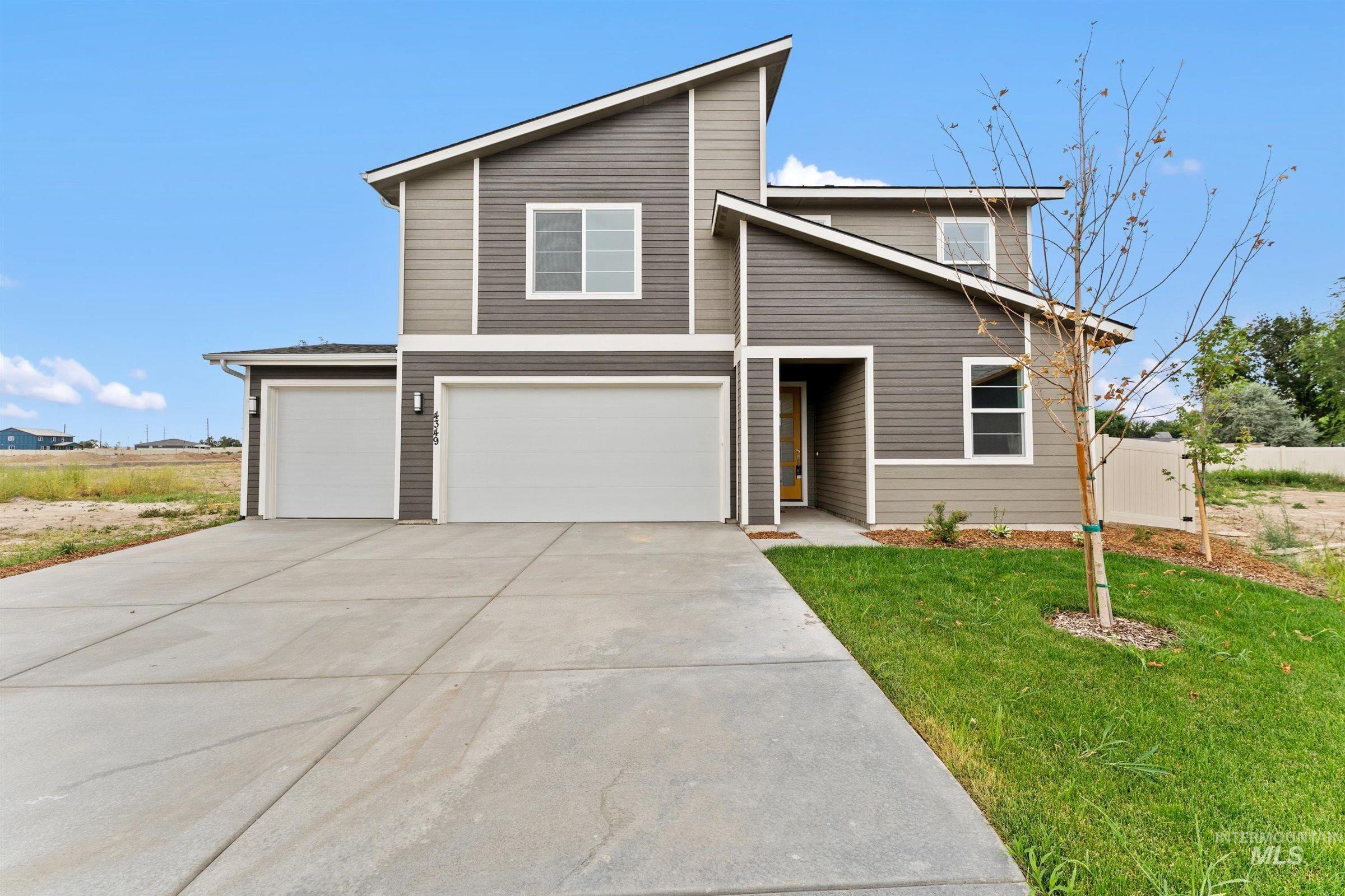 4349 E Briscoe Dr, Nampa, Idaho 83686, 5 Bedrooms, 3 Bathrooms, Residential For Sale, Price $524,293,MLS 98997997