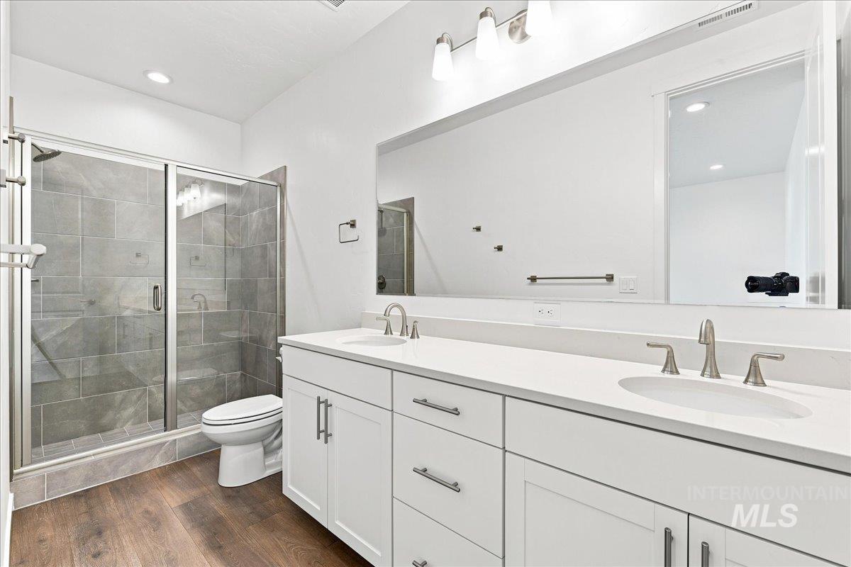 12731 W Endsley Lane, Star, Idaho 83669, 3 Bedrooms, 2.5 Bathrooms, Residential For Sale, Price $379,000,MLS 98997999