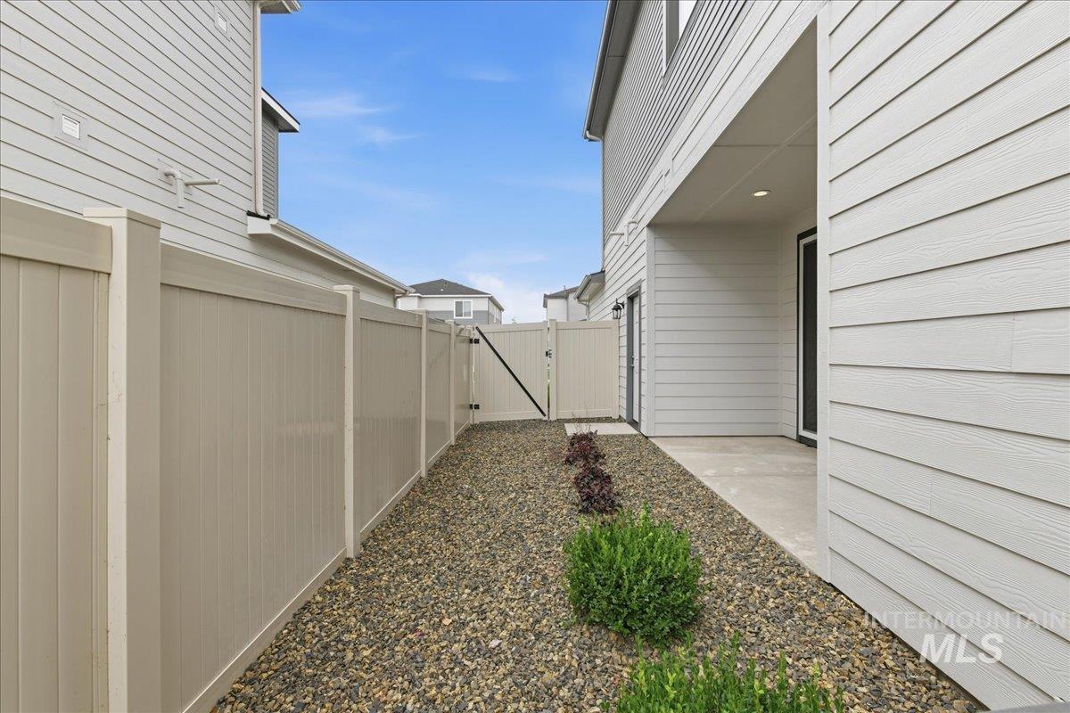 12731 W Endsley Lane, Star, Idaho 83669, 3 Bedrooms, 2.5 Bathrooms, Residential For Sale, Price $379,000,MLS 98997999