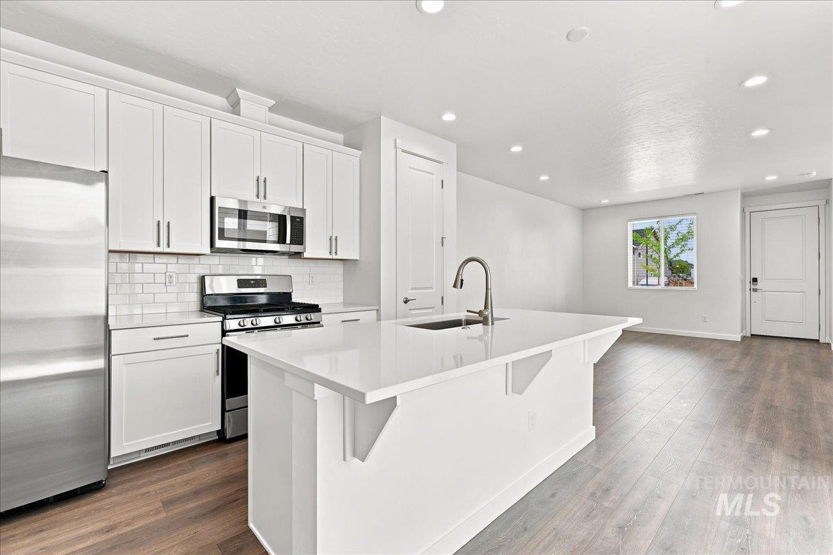 12731 W Endsley Lane, Star, Idaho 83669, 3 Bedrooms, 2.5 Bathrooms, Residential For Sale, Price $379,000,MLS 98997999