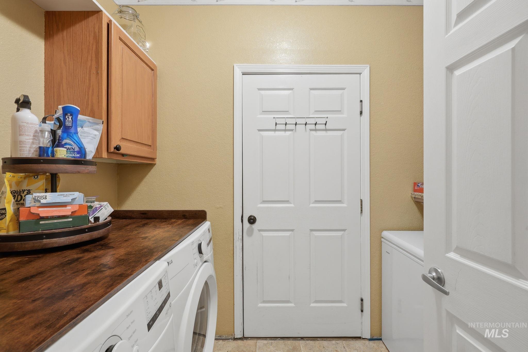 2217 N Amethyst Ave, Meridian, Idaho 83646, 4 Bedrooms, 2 Bathrooms, Residential For Sale, Price $470,000,MLS 98998000