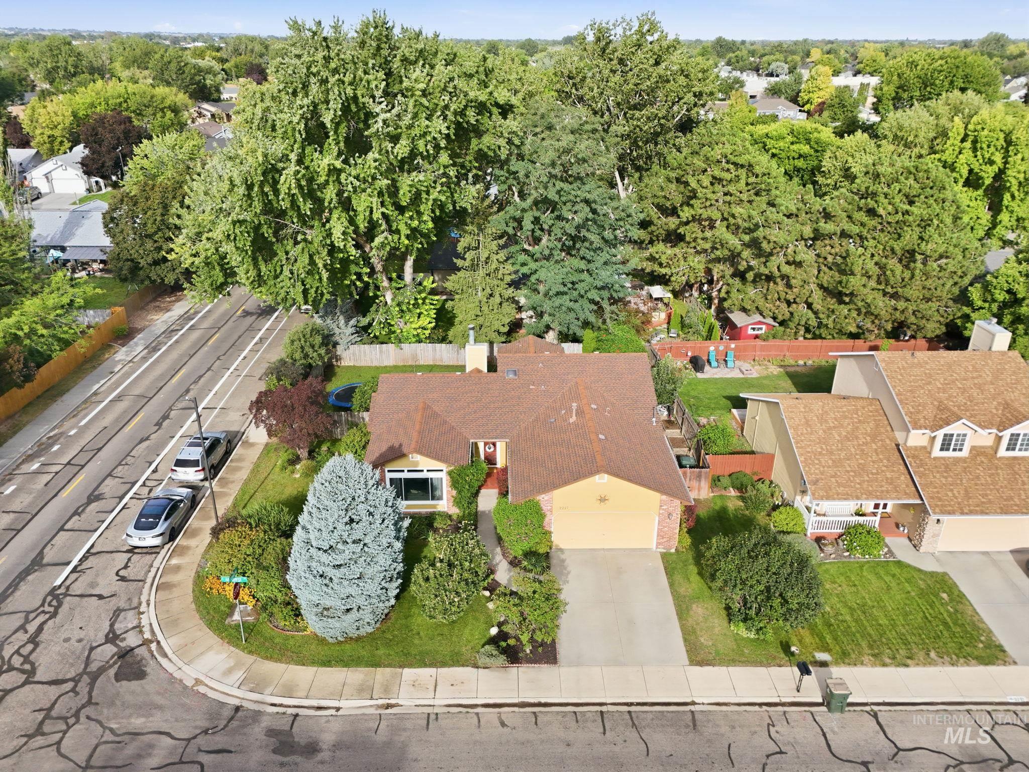 2217 N Amethyst Ave, Meridian, Idaho 83646, 4 Bedrooms, 2 Bathrooms, Residential For Sale, Price $470,000,MLS 98998000