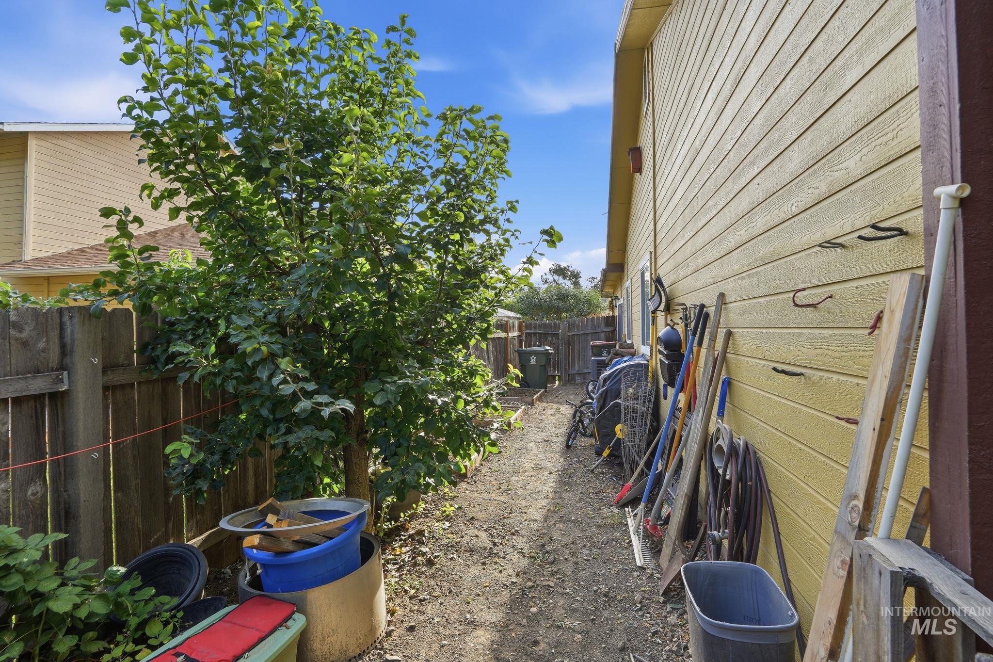 2217 N Amethyst Ave, Meridian, Idaho 83646, 4 Bedrooms, 2 Bathrooms, Residential For Sale, Price $470,000,MLS 98998000
