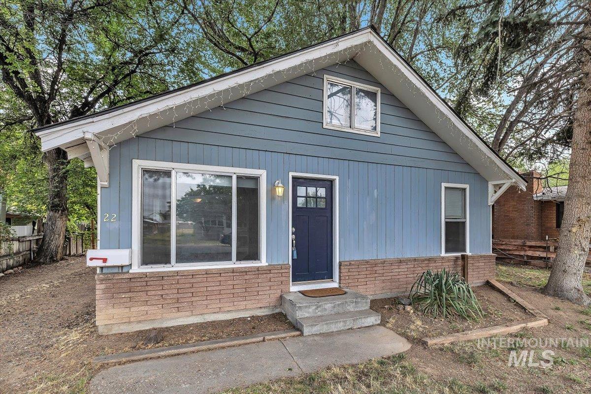 22 N Sunset St, Nampa, Idaho 83651, 3 Bedrooms, 1 Bathroom, Residential For Sale, Price $330,000,MLS 98998001