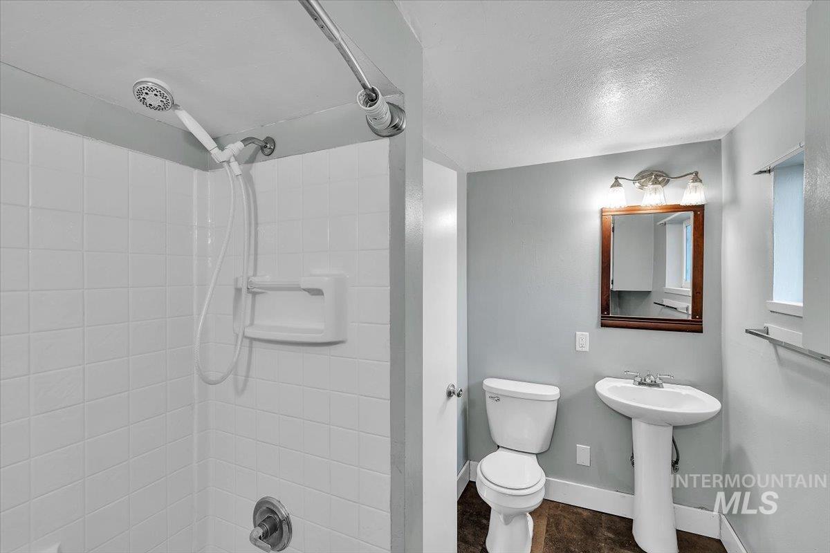 22 N Sunset St, Nampa, Idaho 83651, 3 Bedrooms, 1 Bathroom, Residential For Sale, Price $330,000,MLS 98998001