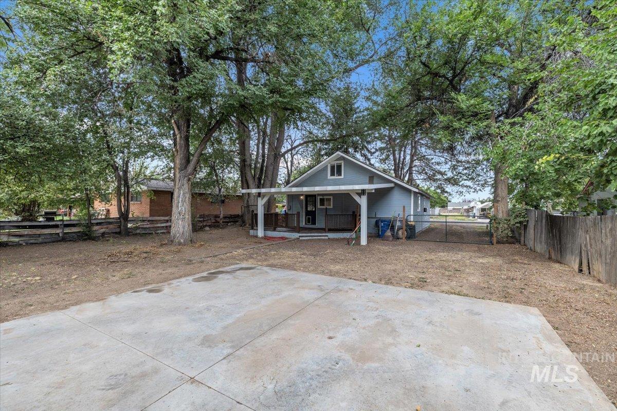 22 N Sunset St, Nampa, Idaho 83651, 3 Bedrooms, 1 Bathroom, Residential For Sale, Price $330,000,MLS 98998001