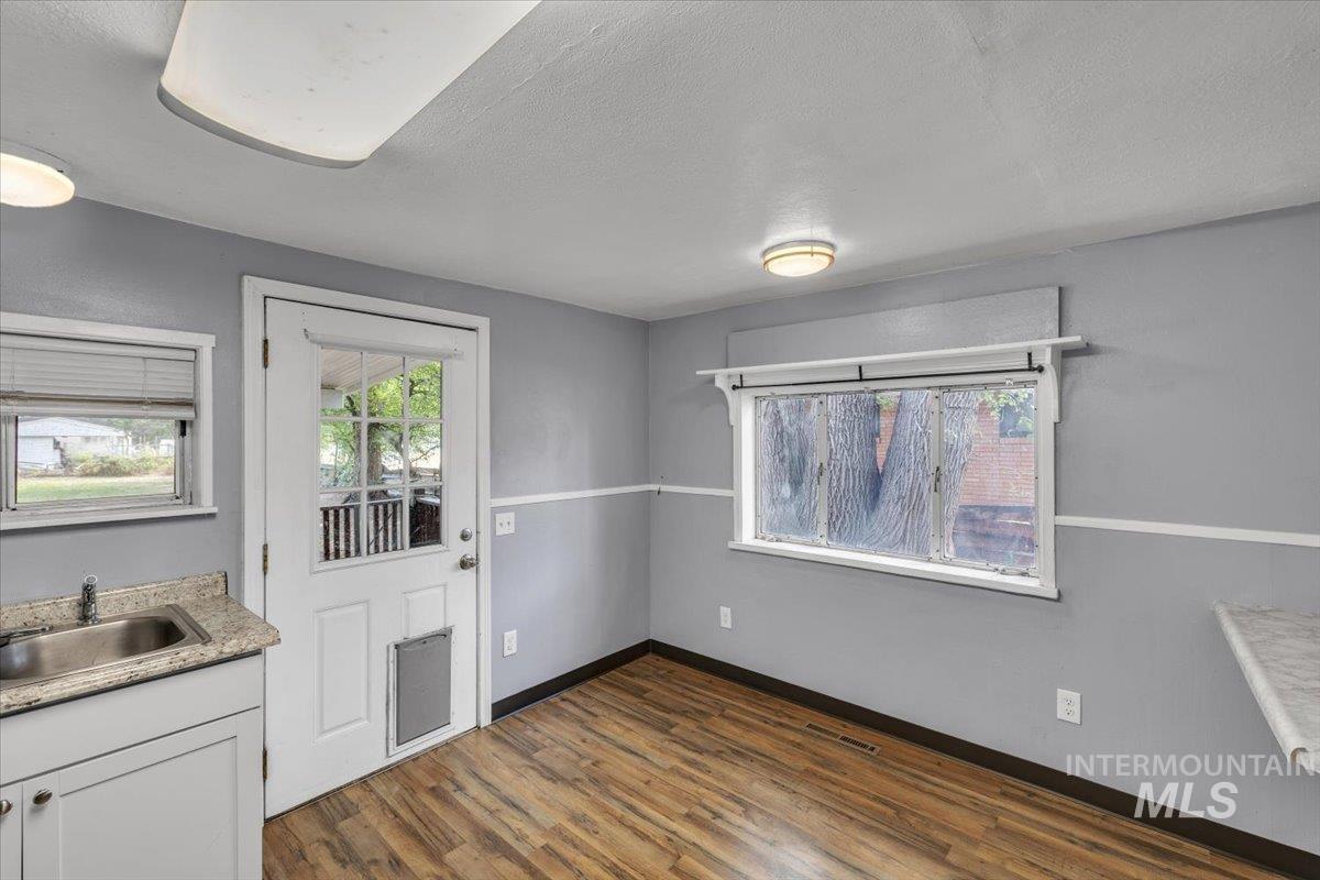22 N Sunset St, Nampa, Idaho 83651, 3 Bedrooms, 1 Bathroom, Residential For Sale, Price $330,000,MLS 98998001