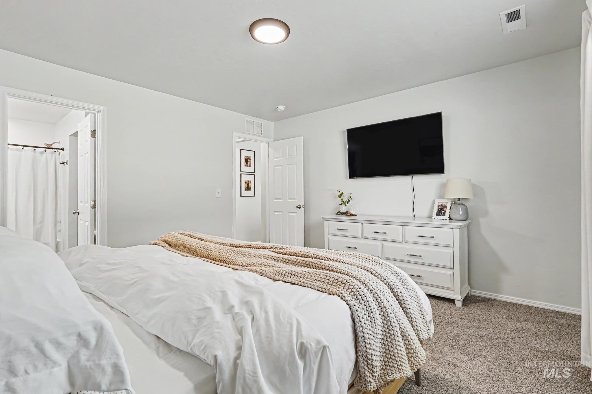 16847 Courtney Way, Caldwell, Idaho 83607, 3 Bedrooms, 2 Bathrooms, Residential For Sale, Price $379,900,MLS 98998002