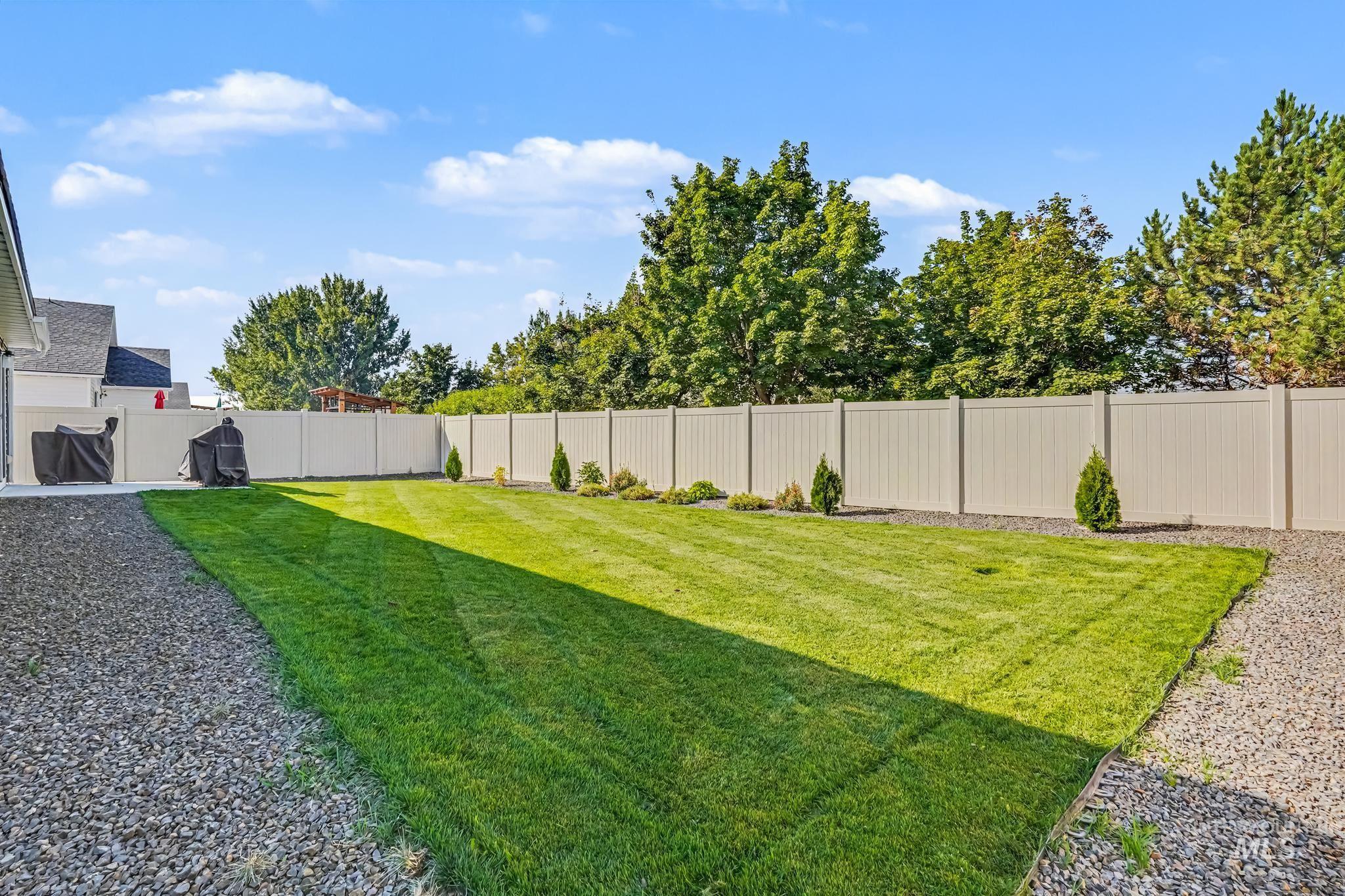 16847 Courtney Way, Caldwell, Idaho 83607, 3 Bedrooms, 2 Bathrooms, Residential For Sale, Price $379,900,MLS 98998002