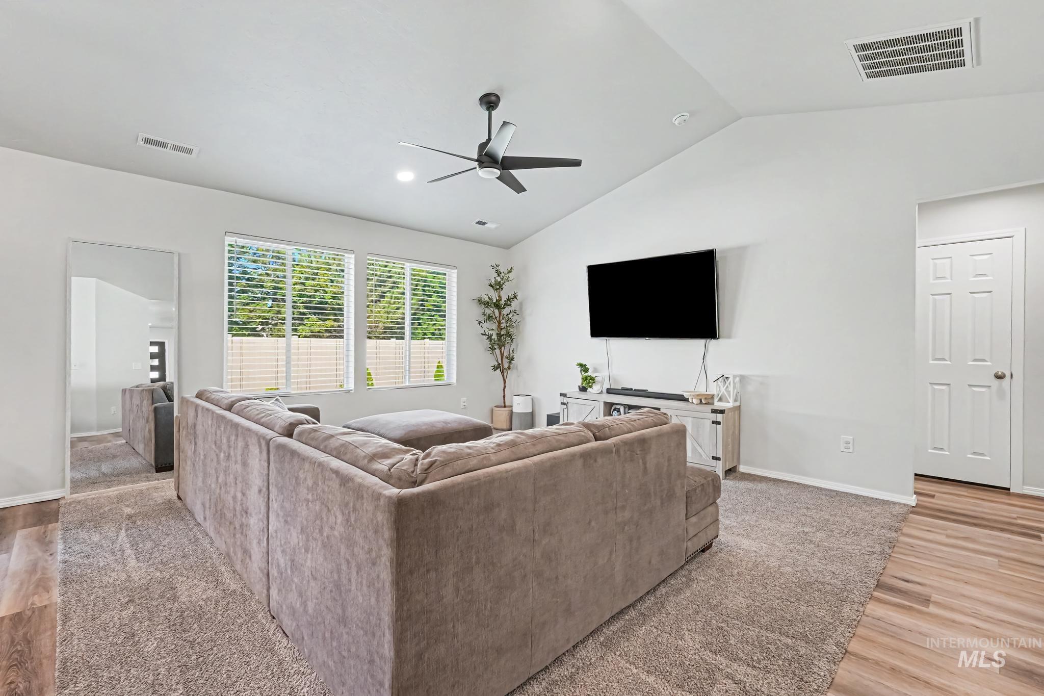 16847 Courtney Way, Caldwell, Idaho 83607, 3 Bedrooms, 2 Bathrooms, Residential For Sale, Price $379,900, 98998002