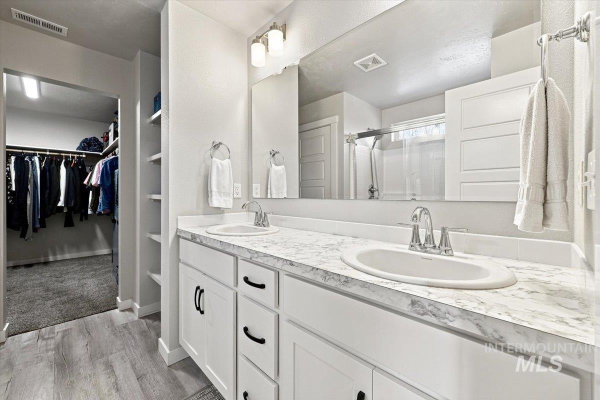 2370 S Knotty Timber Pl, Meridian, Idaho 83642, 4 Bedrooms, 2.5 Bathrooms, Residential For Sale, Price $519,900,MLS 98998003
