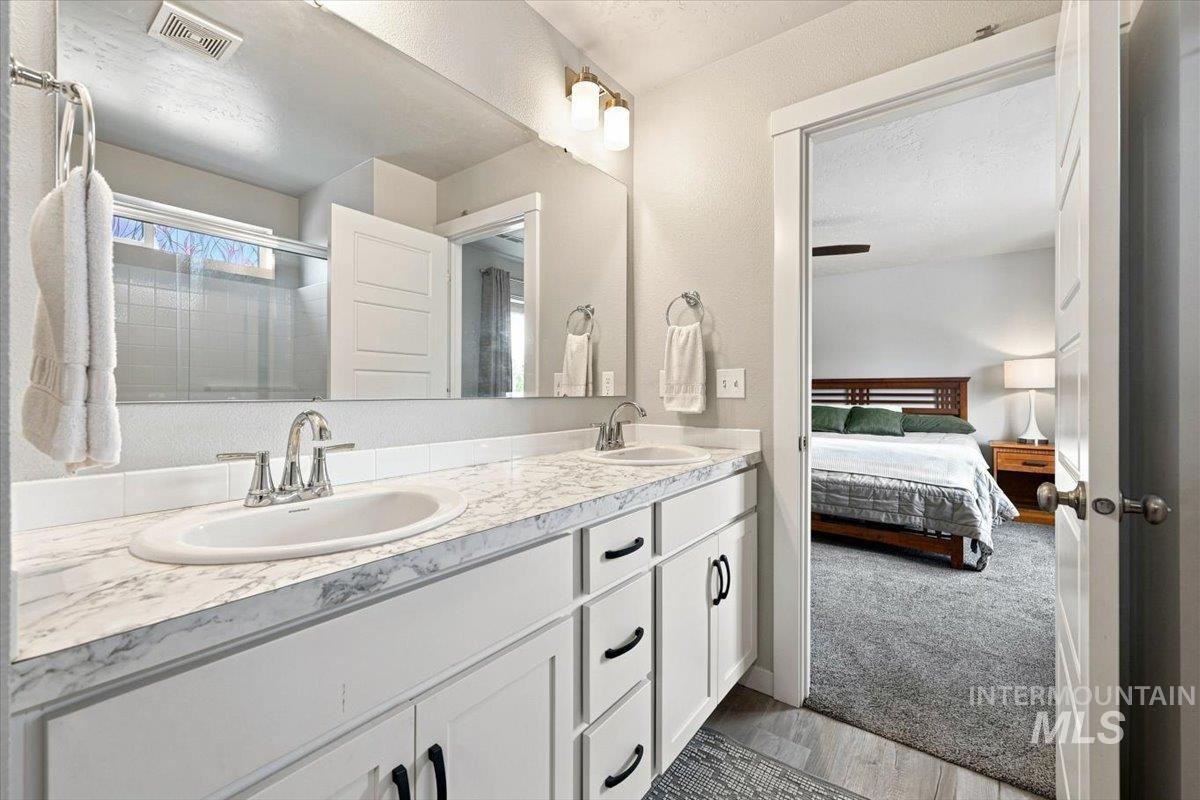 2370 S Knotty Timber Pl, Meridian, Idaho 83642, 4 Bedrooms, 2.5 Bathrooms, Residential For Sale, Price $519,900,MLS 98998003