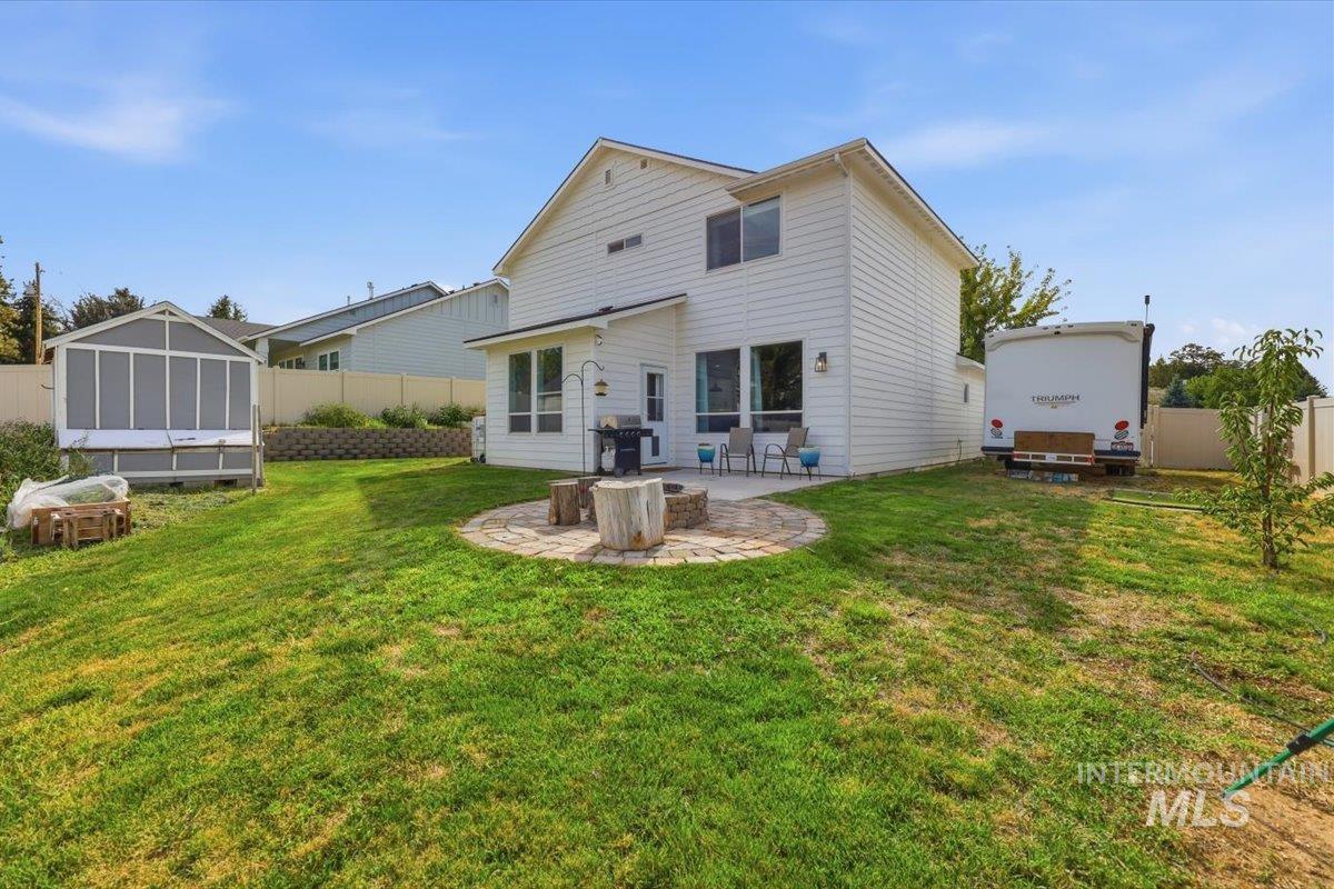 2370 S Knotty Timber Pl, Meridian, Idaho 83642, 4 Bedrooms, 2.5 Bathrooms, Residential For Sale, Price $519,900,MLS 98998003